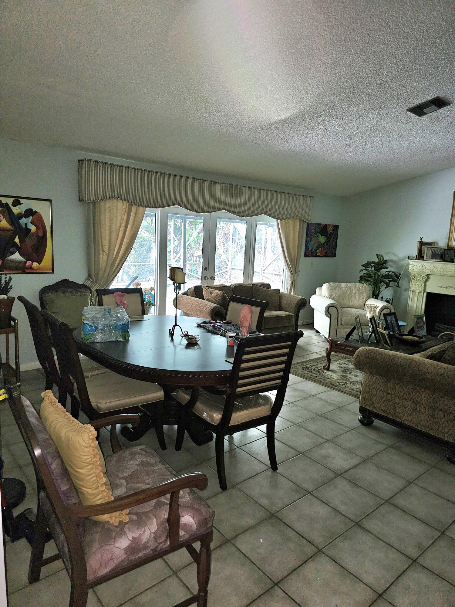 BOULEVARD WOODS NORTH - Residential