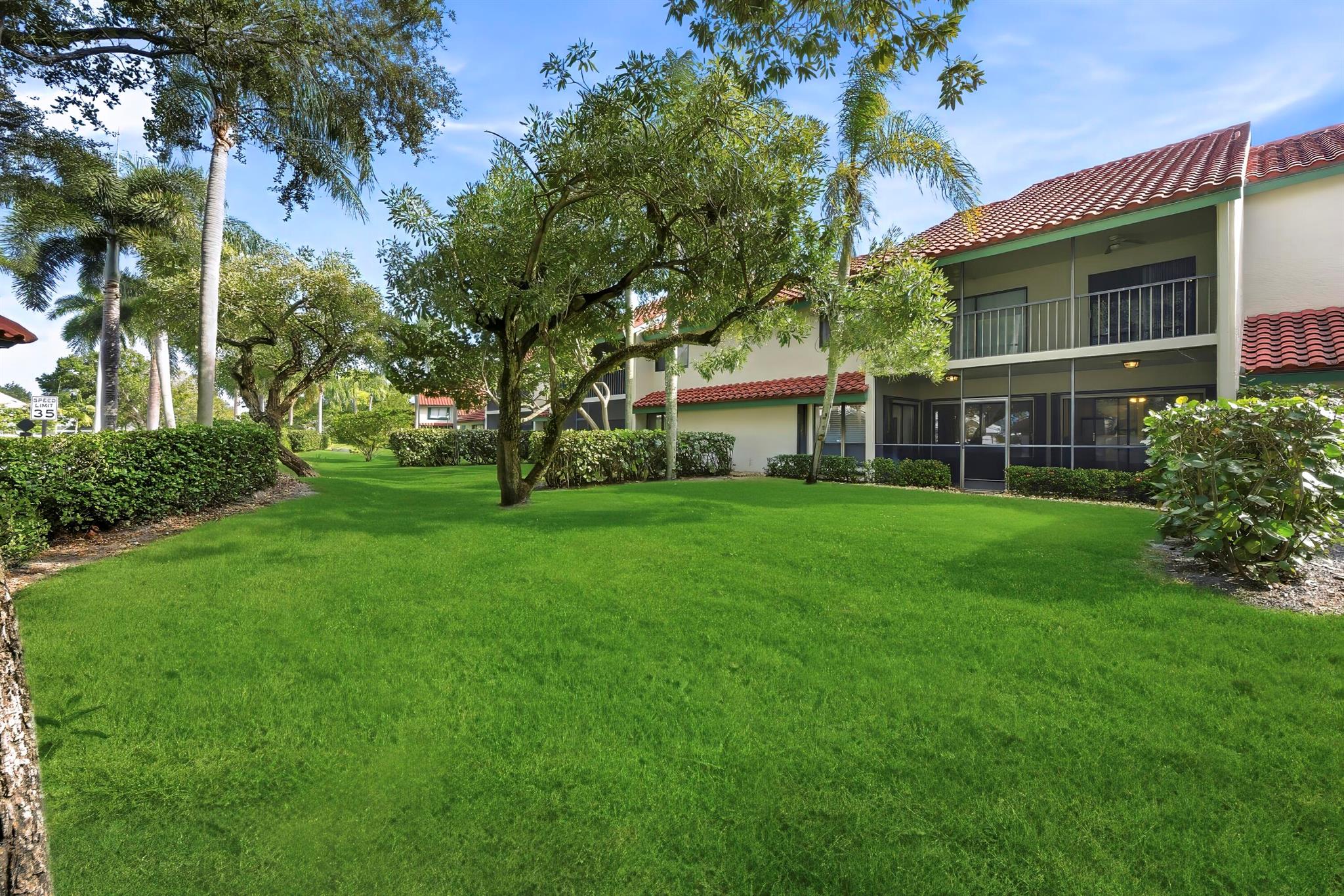 LEXINGTON GREEN CONDO - Residential Lease