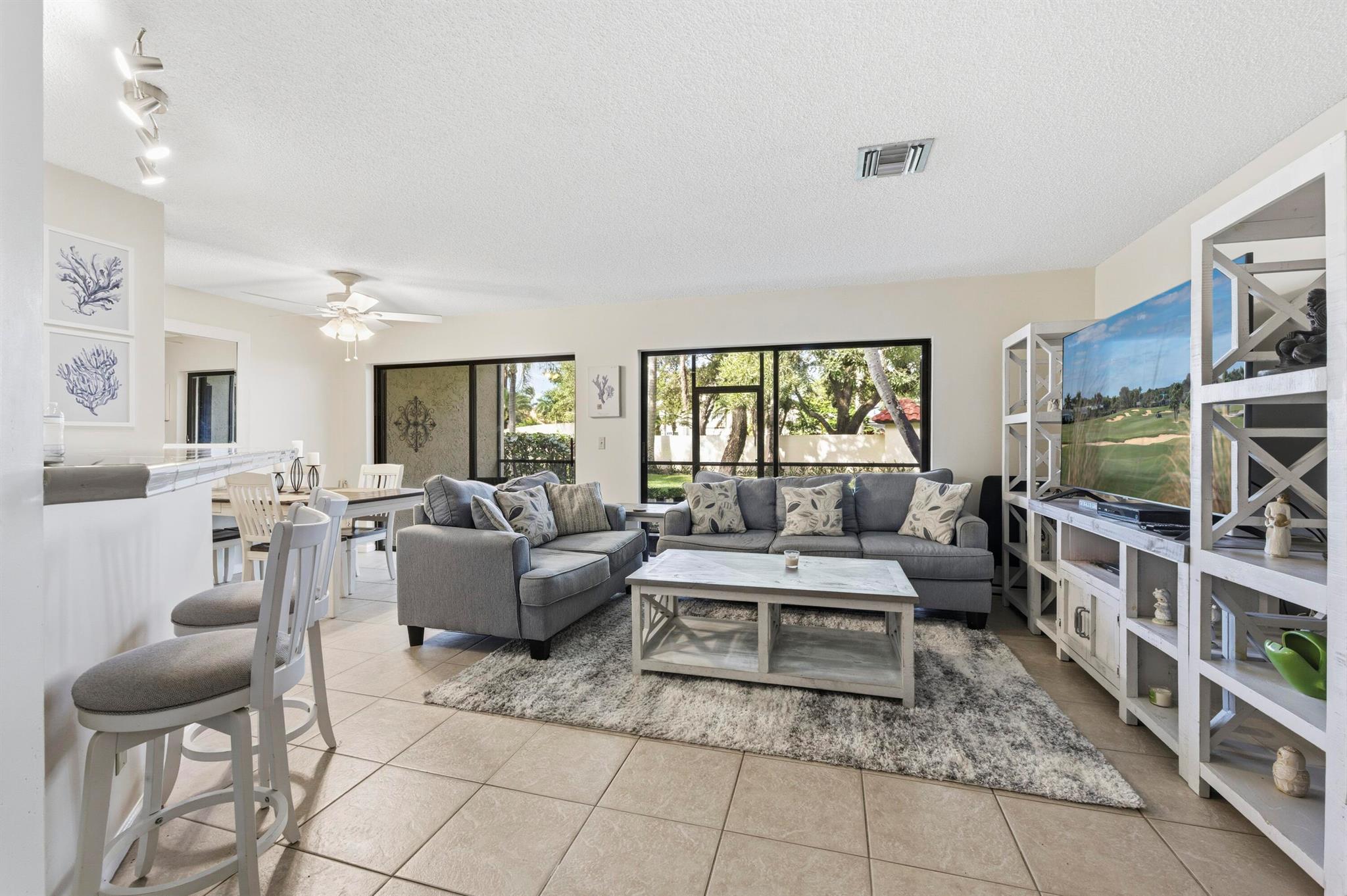 LEXINGTON GREEN CONDO - Residential Lease