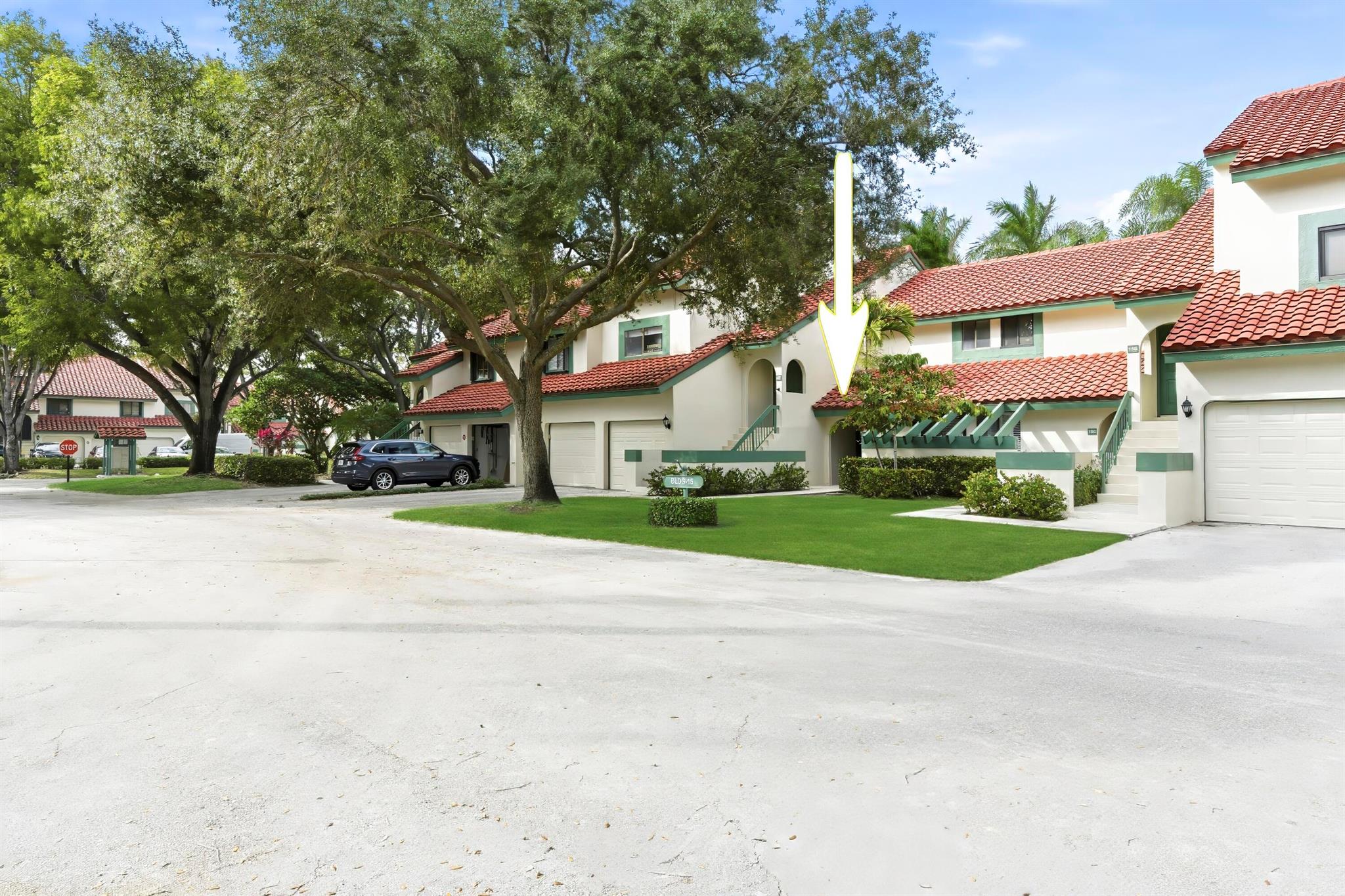 LEXINGTON GREEN CONDO - Residential Lease