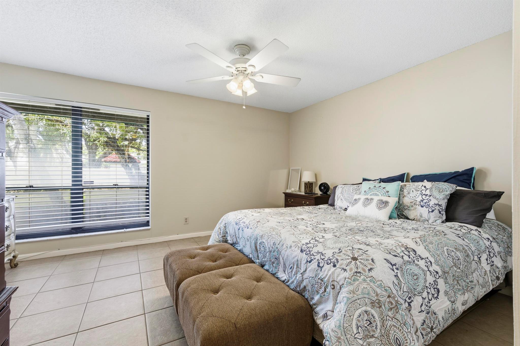 LEXINGTON GREEN CONDO - Residential Lease