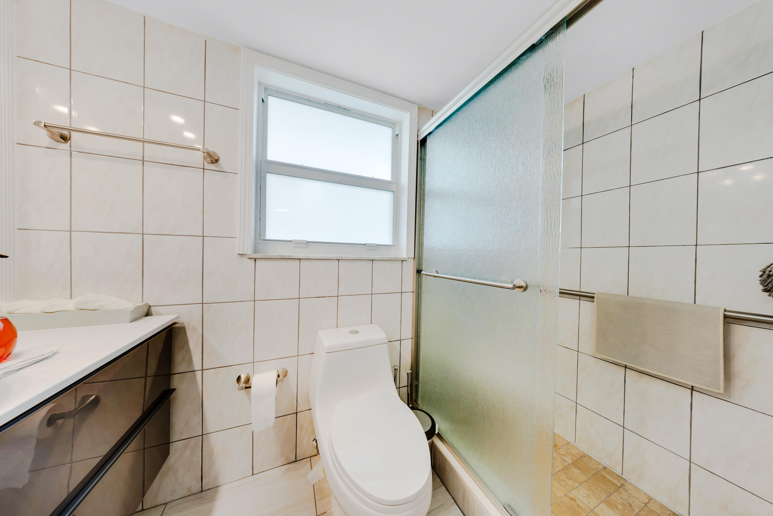 NO 40 PALM-AIRE COUNTRY CLUB - Residential Lease