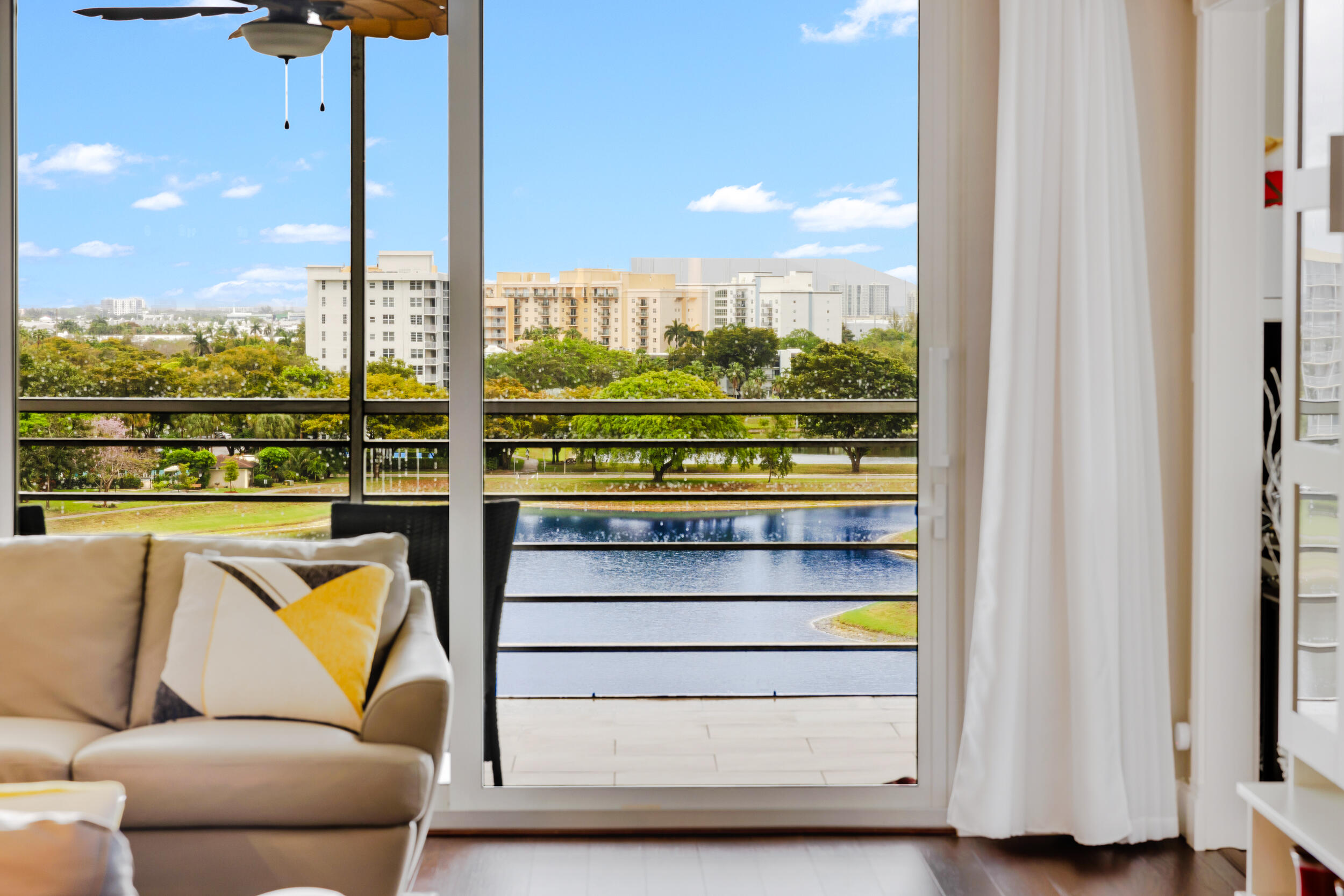 NO 40 PALM-AIRE COUNTRY CLUB - Residential Lease