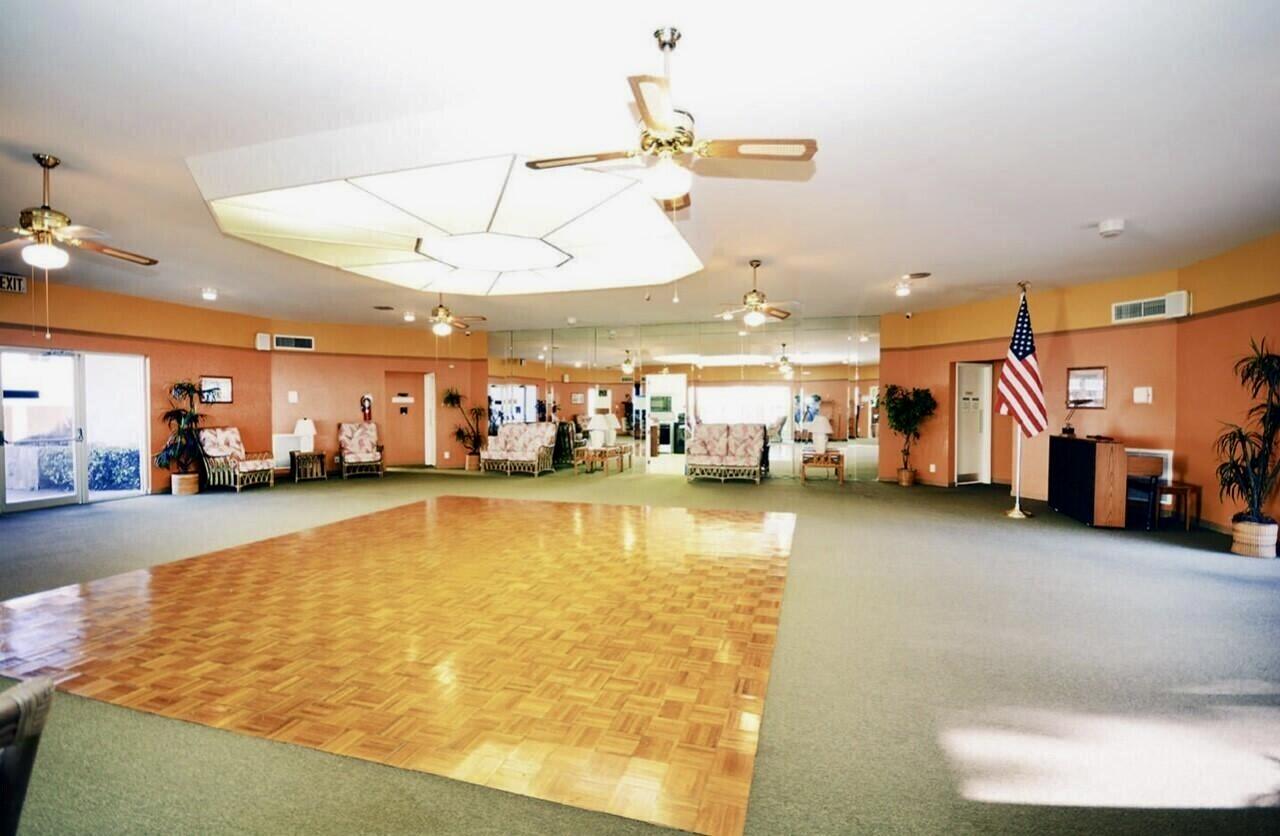 VILLAGE GREEN AVON CONDO - Residential