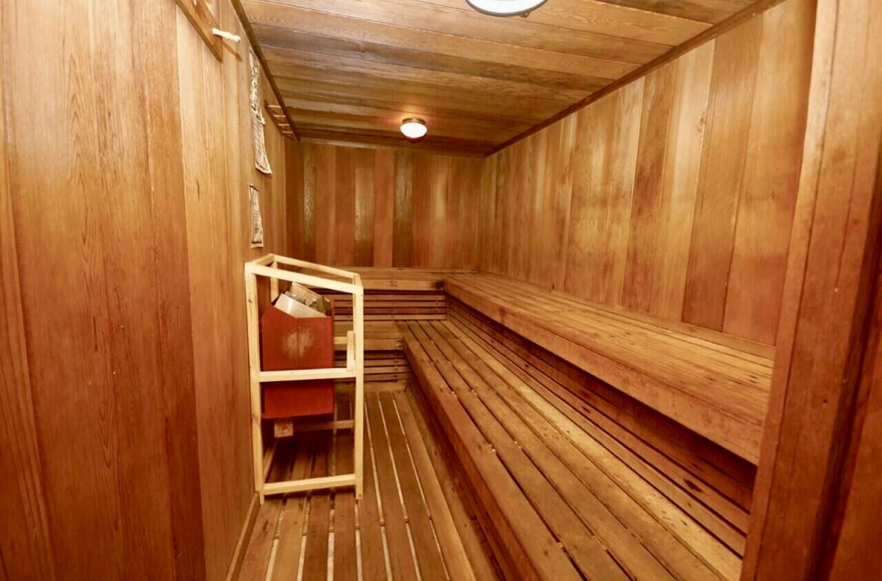 VILLAGE GREEN AVON CONDO - Residential