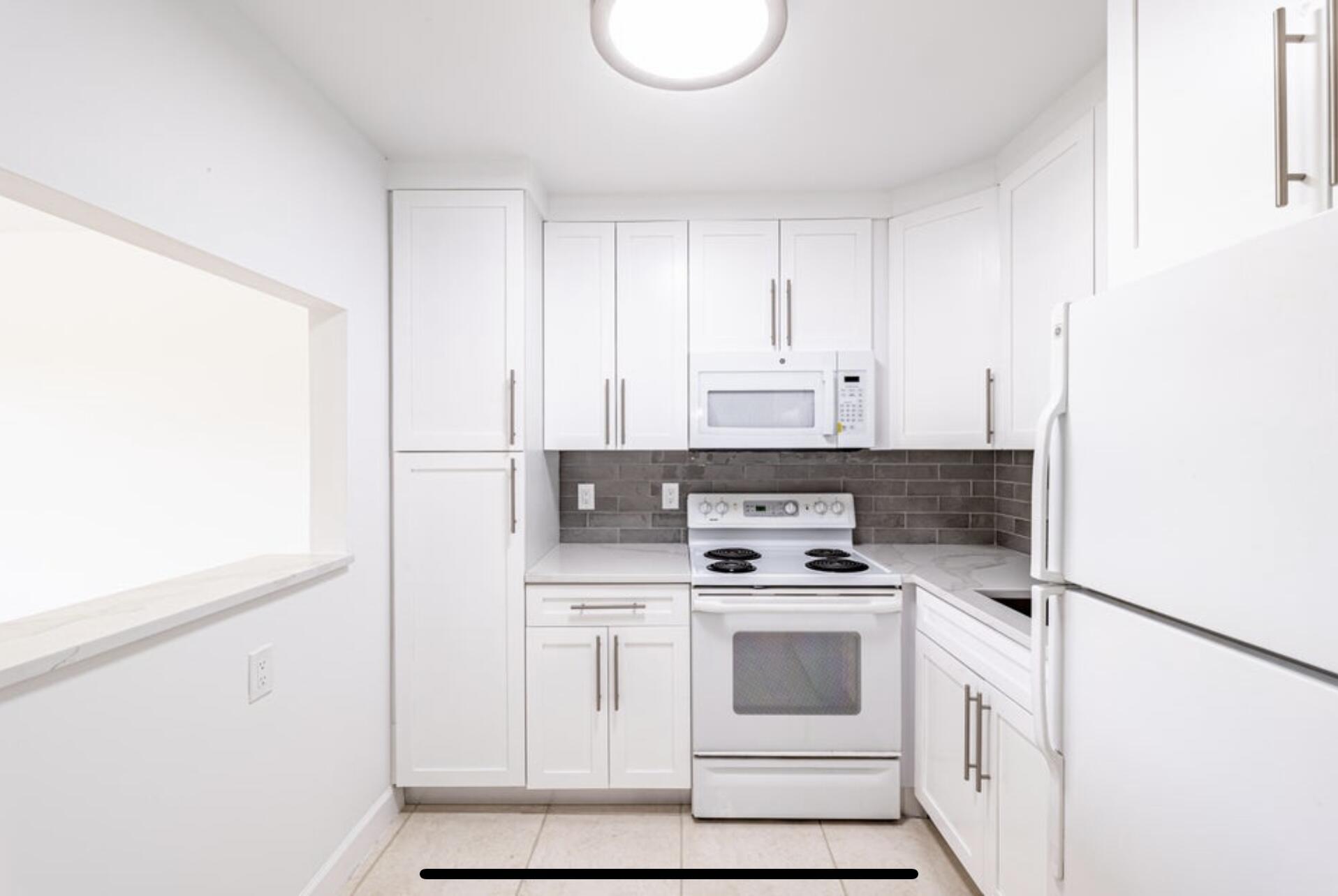 VILLAGE GREEN AVON CONDO - Residential