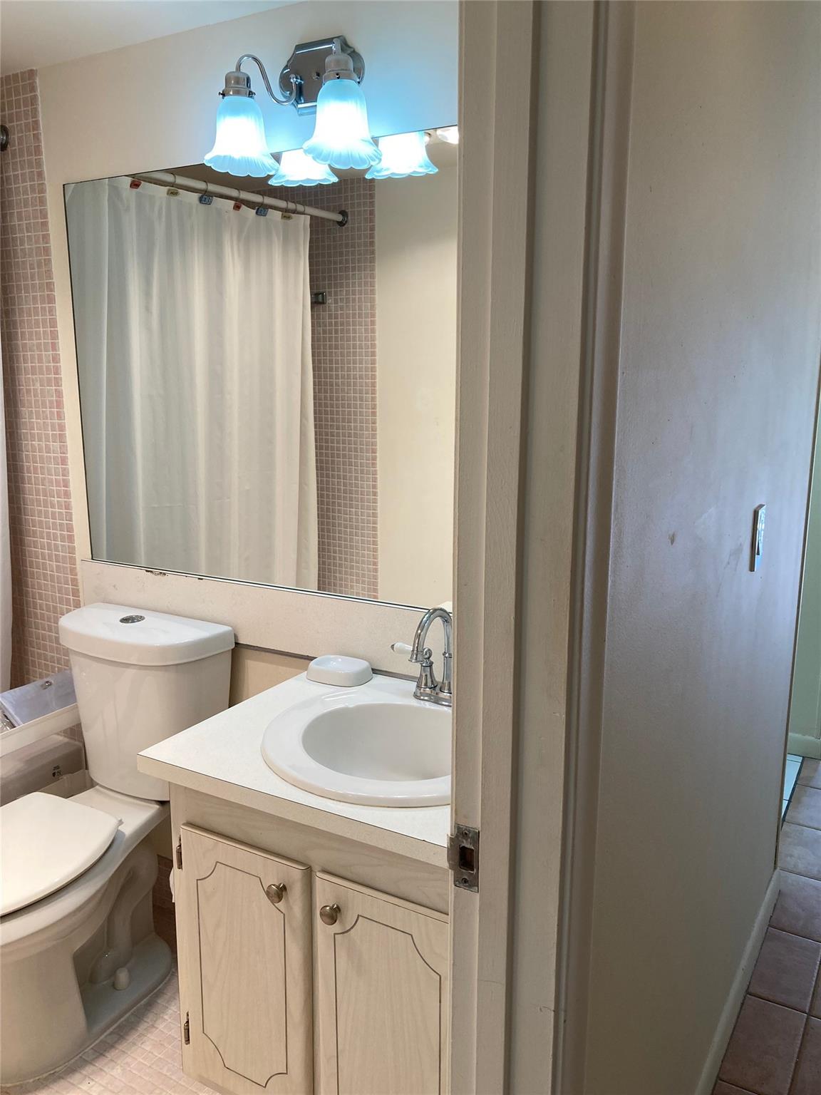 Ashby B Condo - Residential Lease