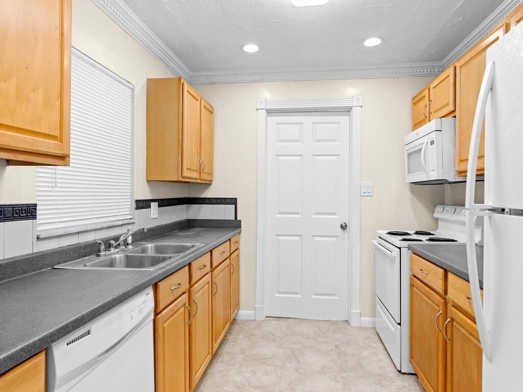 Photo of 7507 Brookline Avenue, Fort Pierce, FL 34951 (MLS # R10985395)
