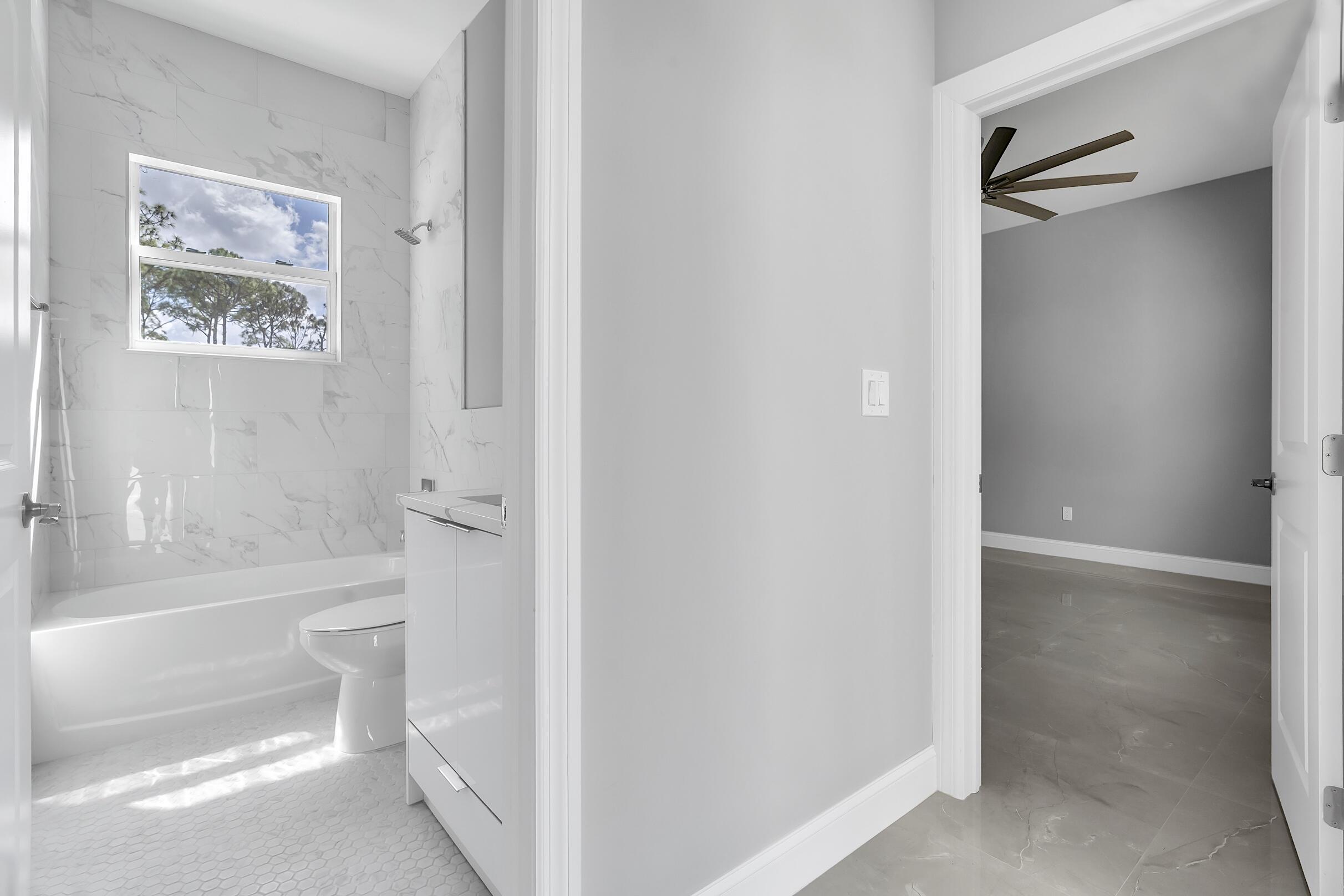 31-42-41~ S 252.9 FT OF N  638.76 FT OF W 204.6 FT - Residential