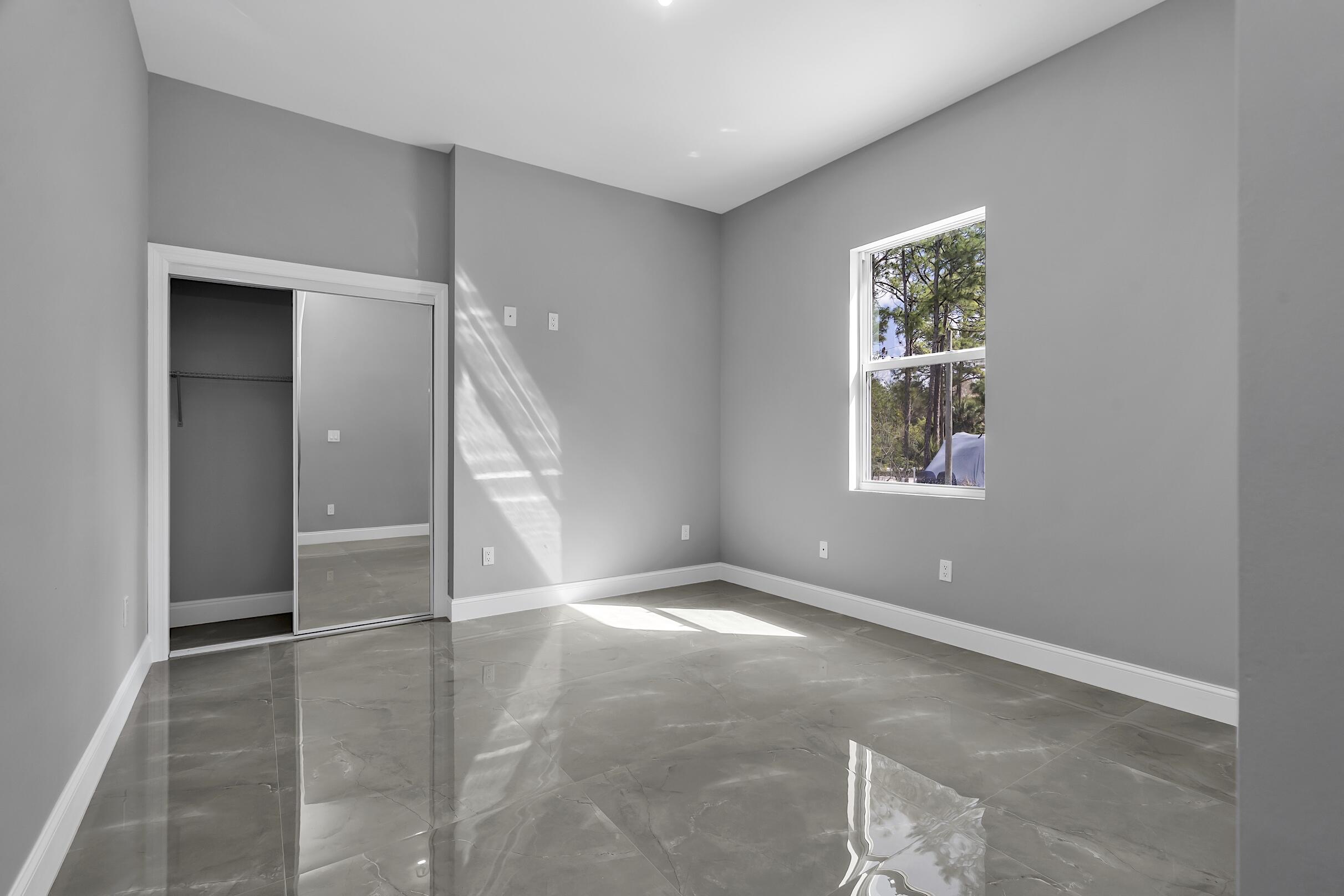 31-42-41~ S 252.9 FT OF N  638.76 FT OF W 204.6 FT - Residential