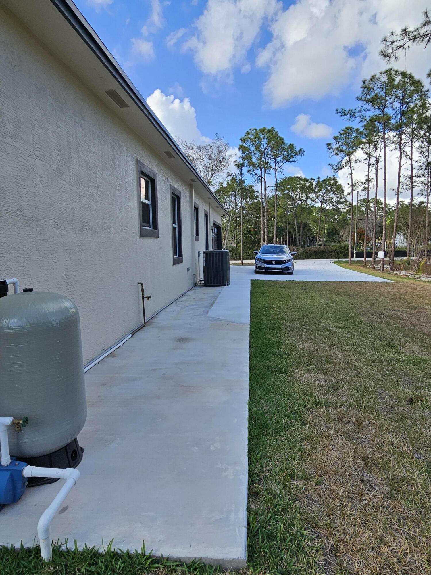 31-42-41~ S 252.9 FT OF N  638.76 FT OF W 204.6 FT - Residential