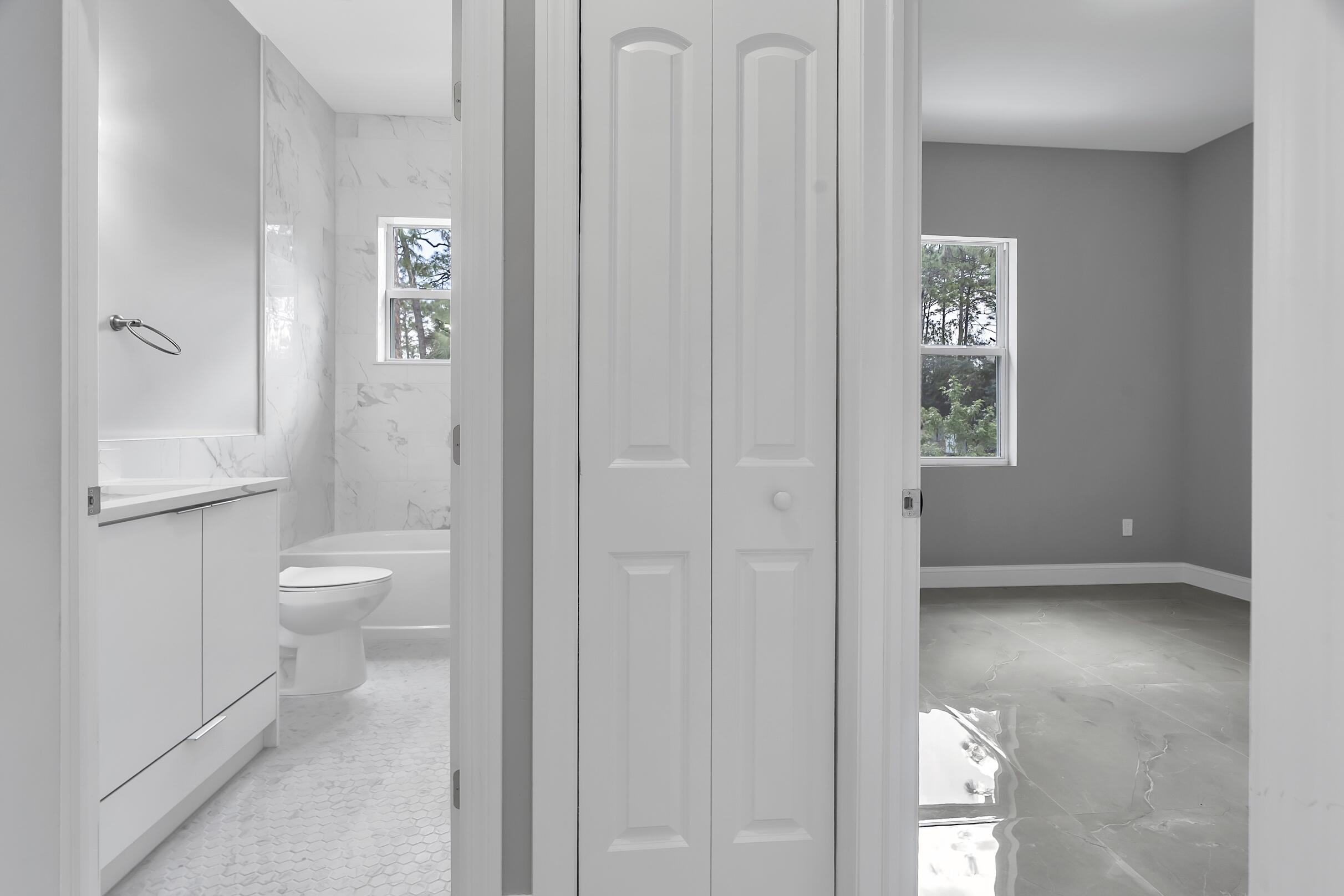 31-42-41~ S 252.9 FT OF N  638.76 FT OF W 204.6 FT - Residential