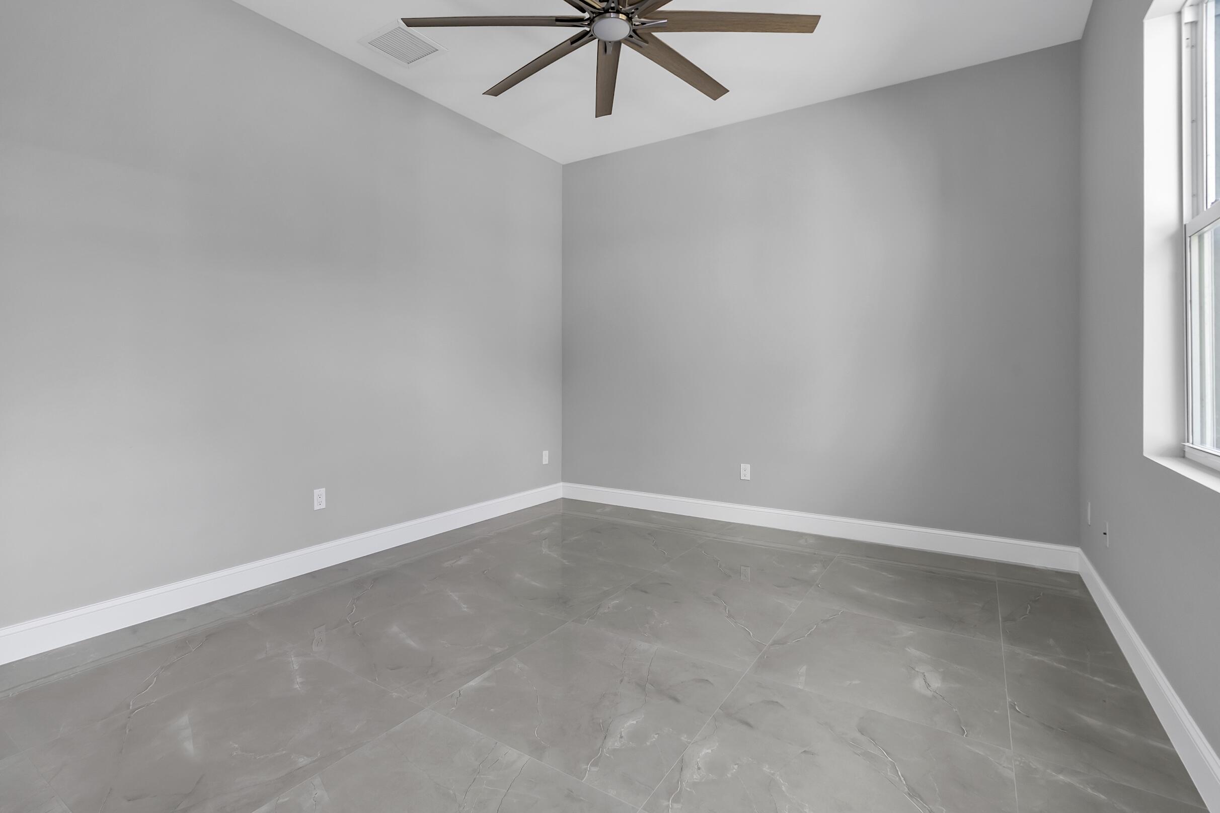 31-42-41~ S 252.9 FT OF N  638.76 FT OF W 204.6 FT - Residential