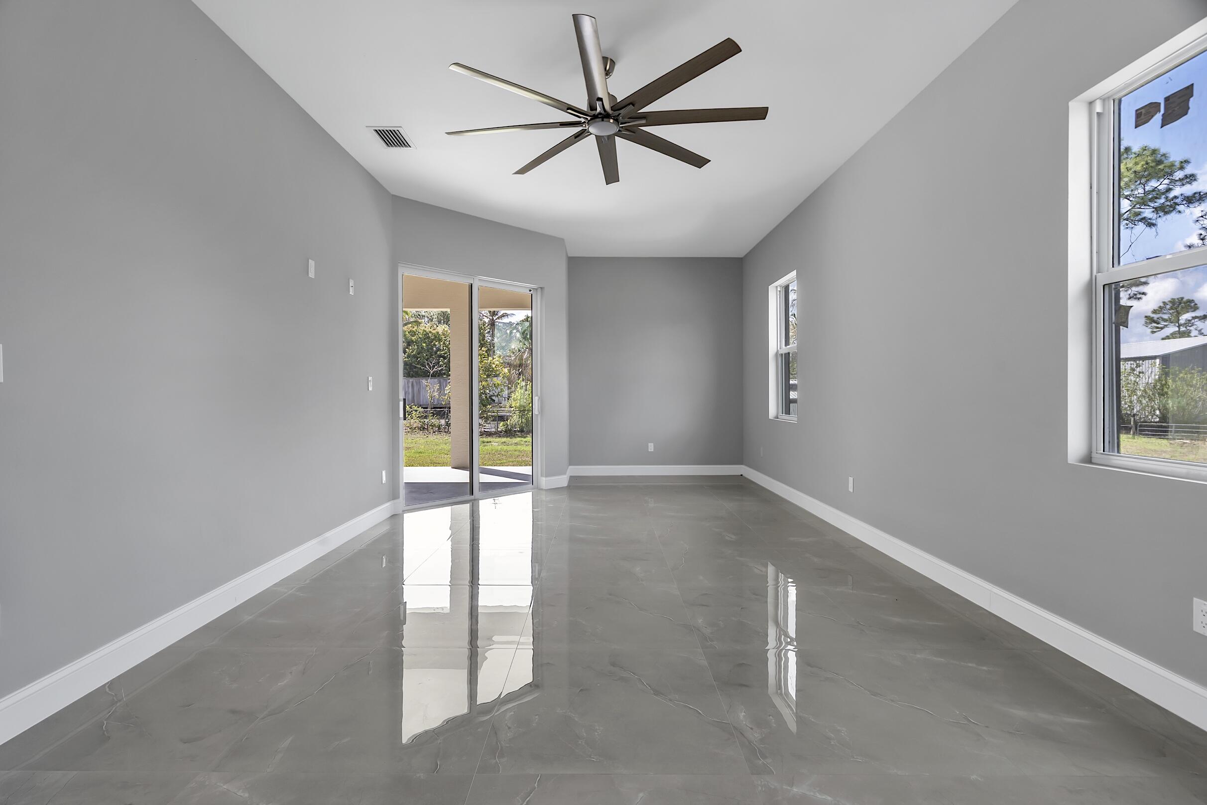 31-42-41~ S 252.9 FT OF N  638.76 FT OF W 204.6 FT - Residential