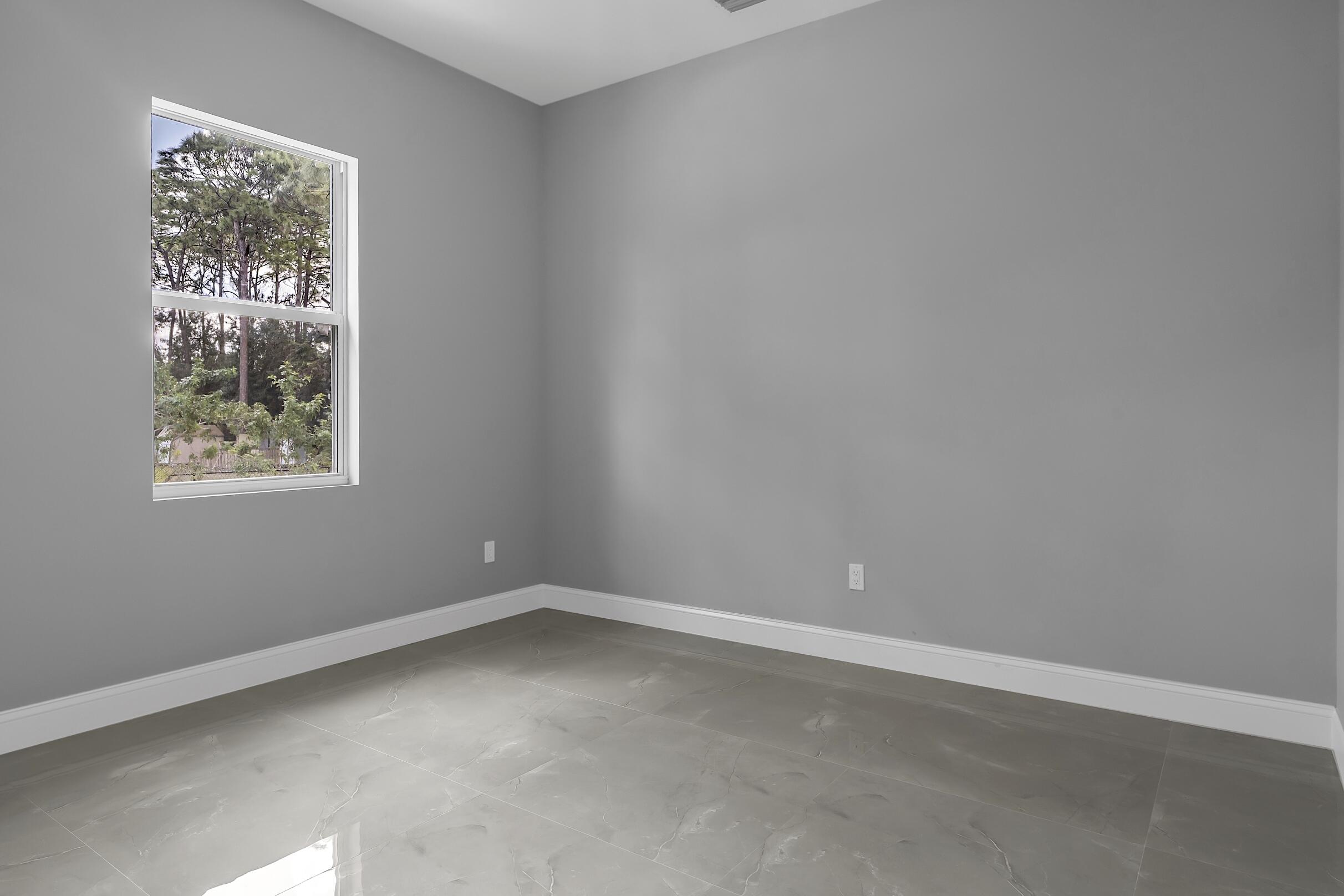 31-42-41~ S 252.9 FT OF N  638.76 FT OF W 204.6 FT - Residential