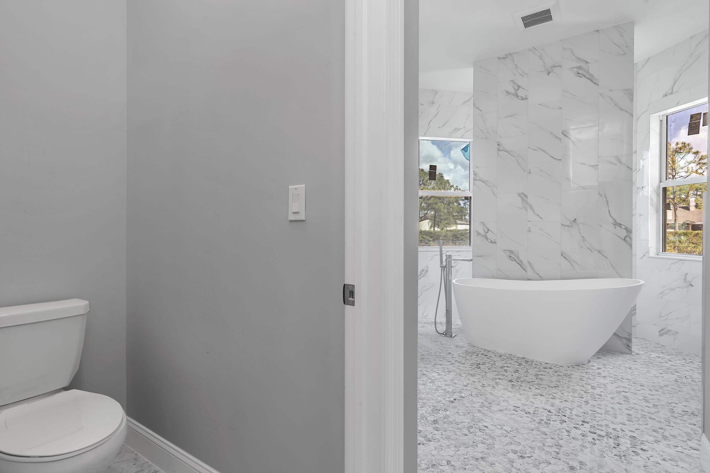 31-42-41~ S 252.9 FT OF N  638.76 FT OF W 204.6 FT - Residential