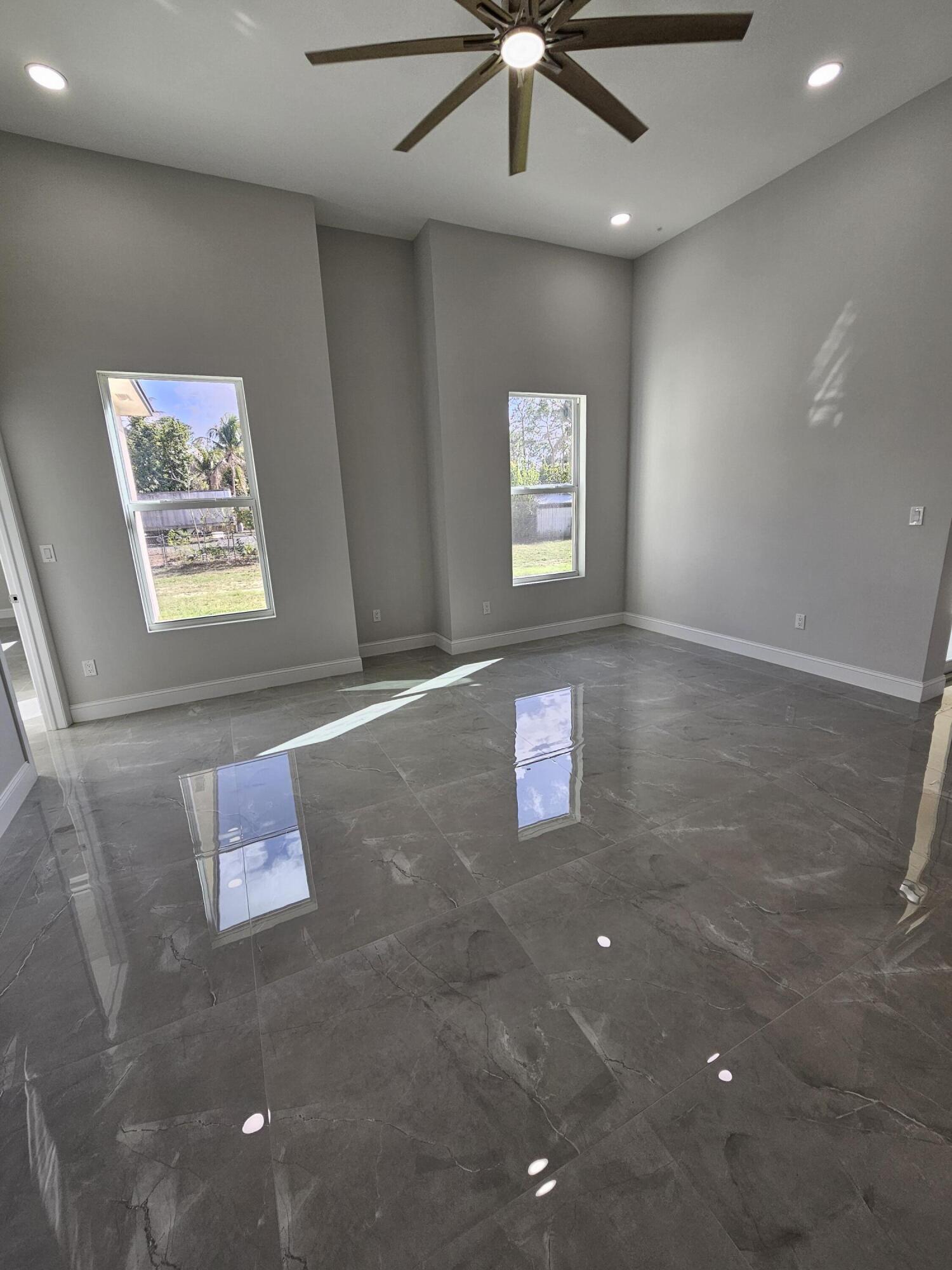 31-42-41~ S 252.9 FT OF N  638.76 FT OF W 204.6 FT - Residential