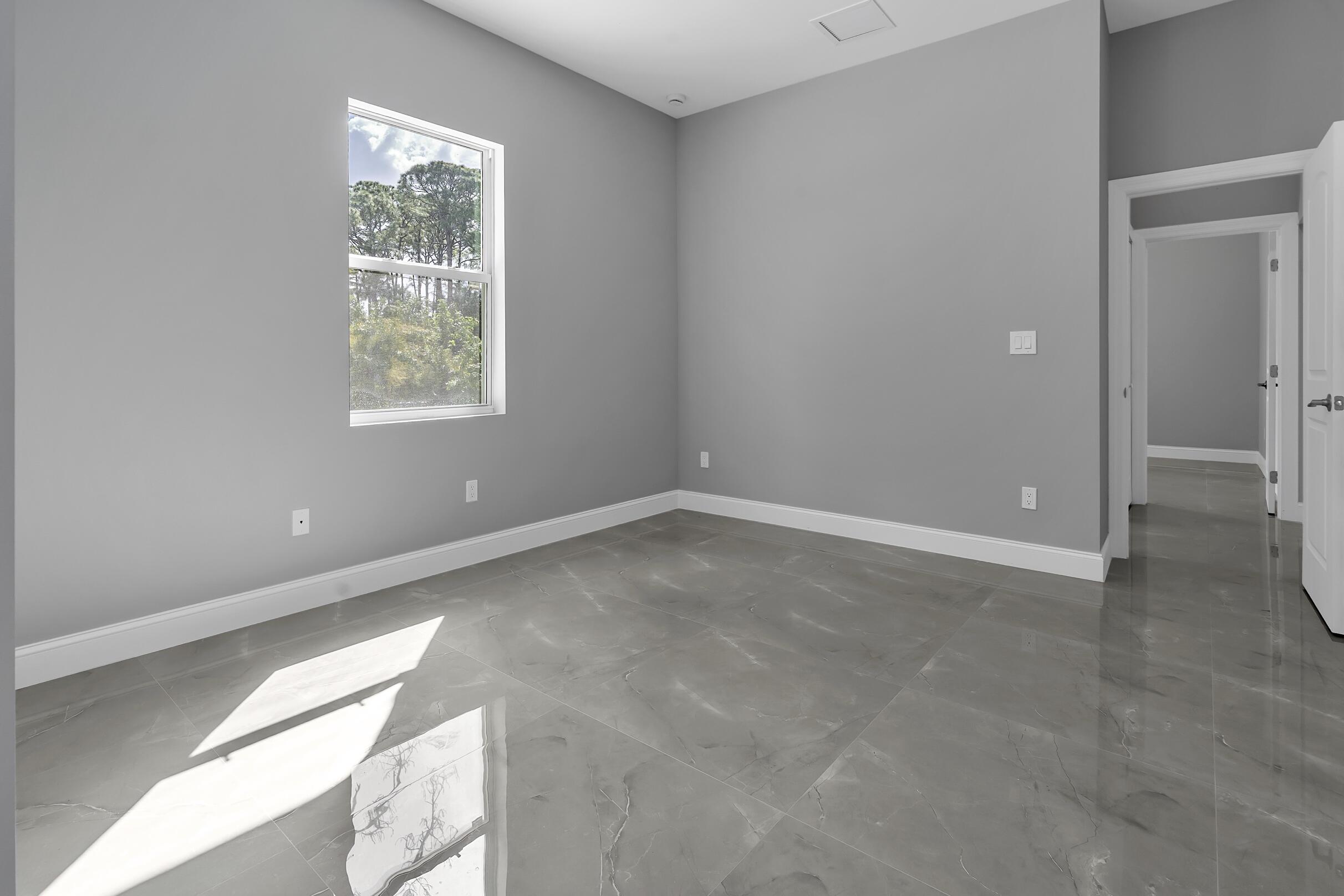 31-42-41~ S 252.9 FT OF N  638.76 FT OF W 204.6 FT - Residential