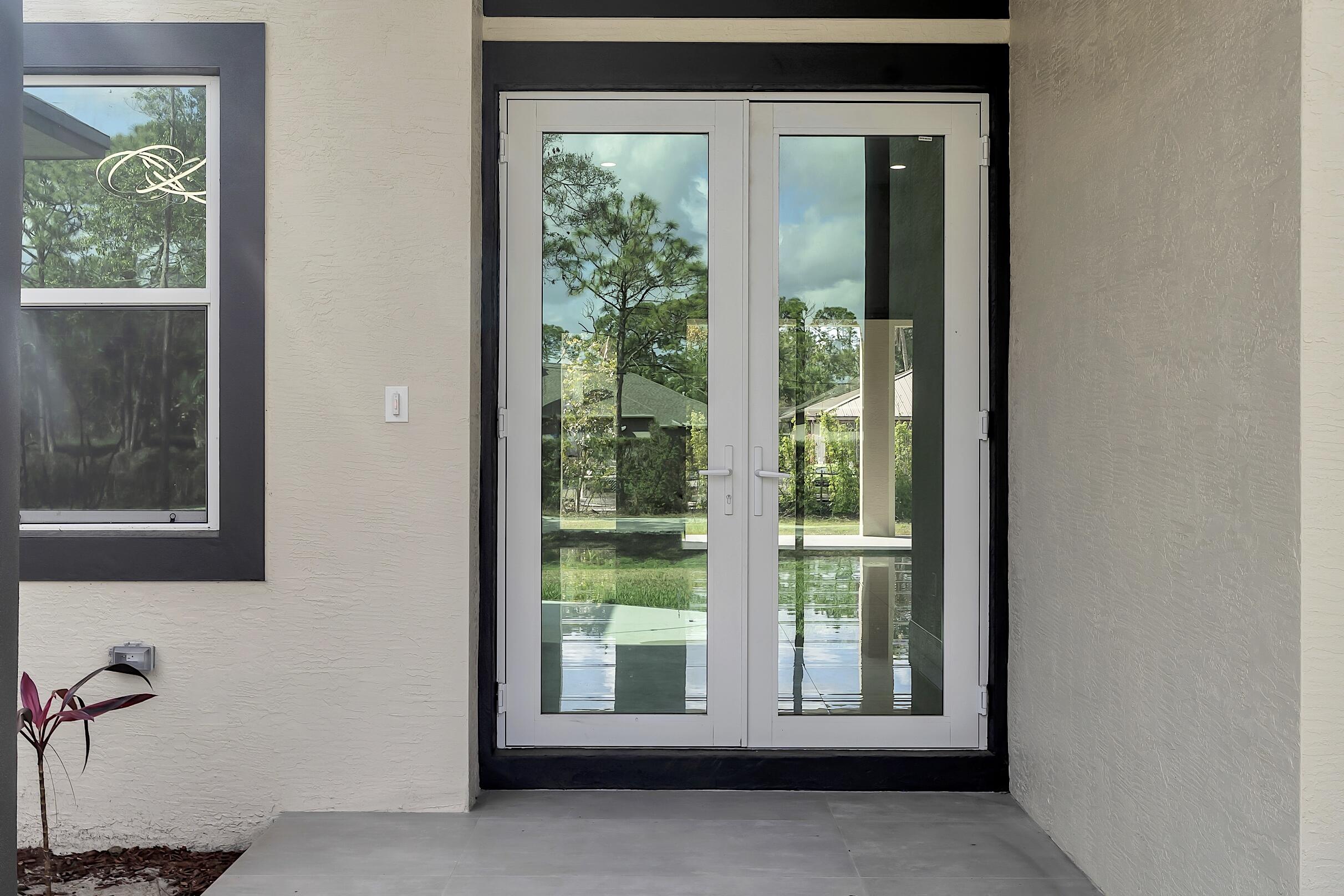 31-42-41~ S 252.9 FT OF N  638.76 FT OF W 204.6 FT - Residential