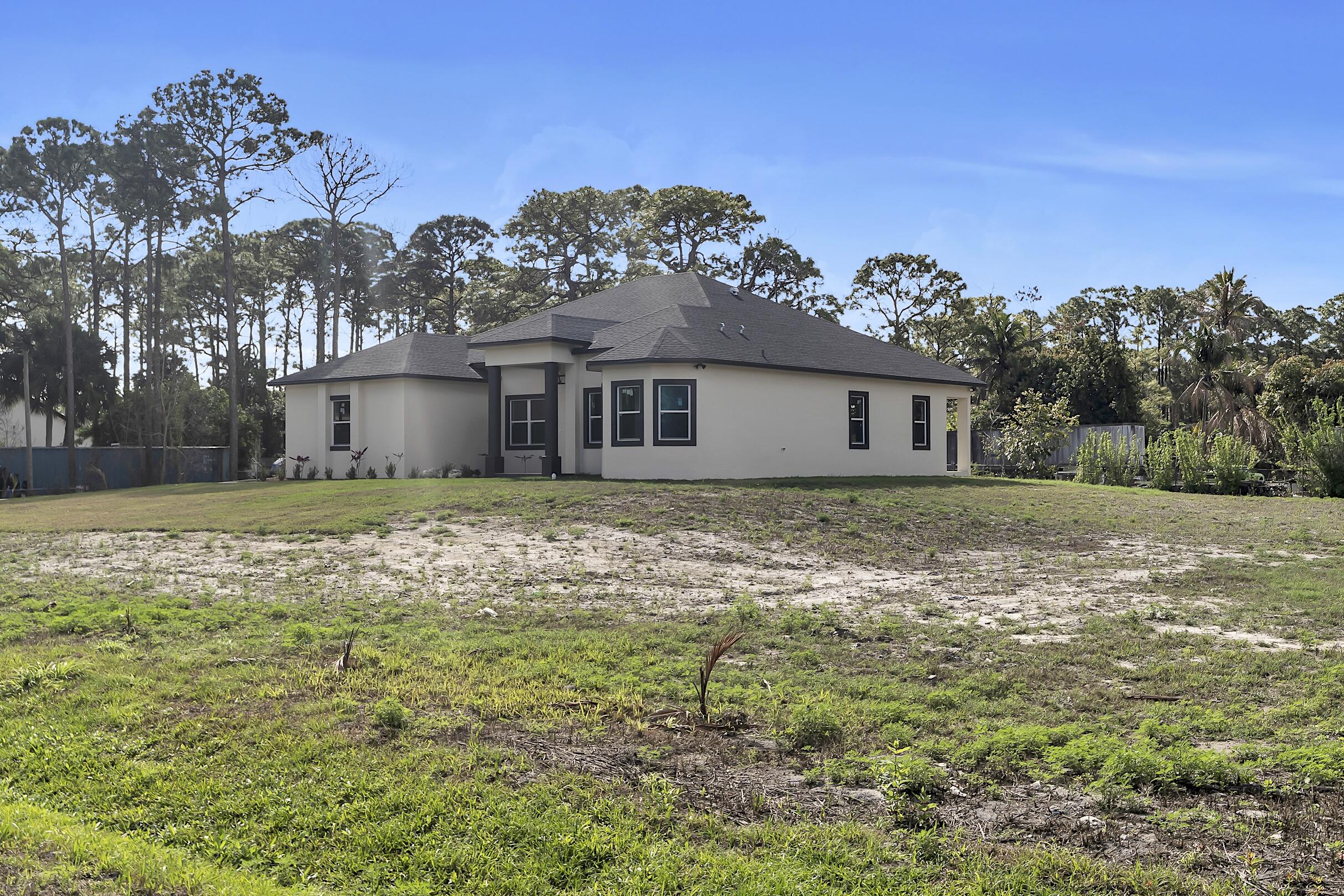 31-42-41~ S 252.9 FT OF N  638.76 FT OF W 204.6 FT - Residential