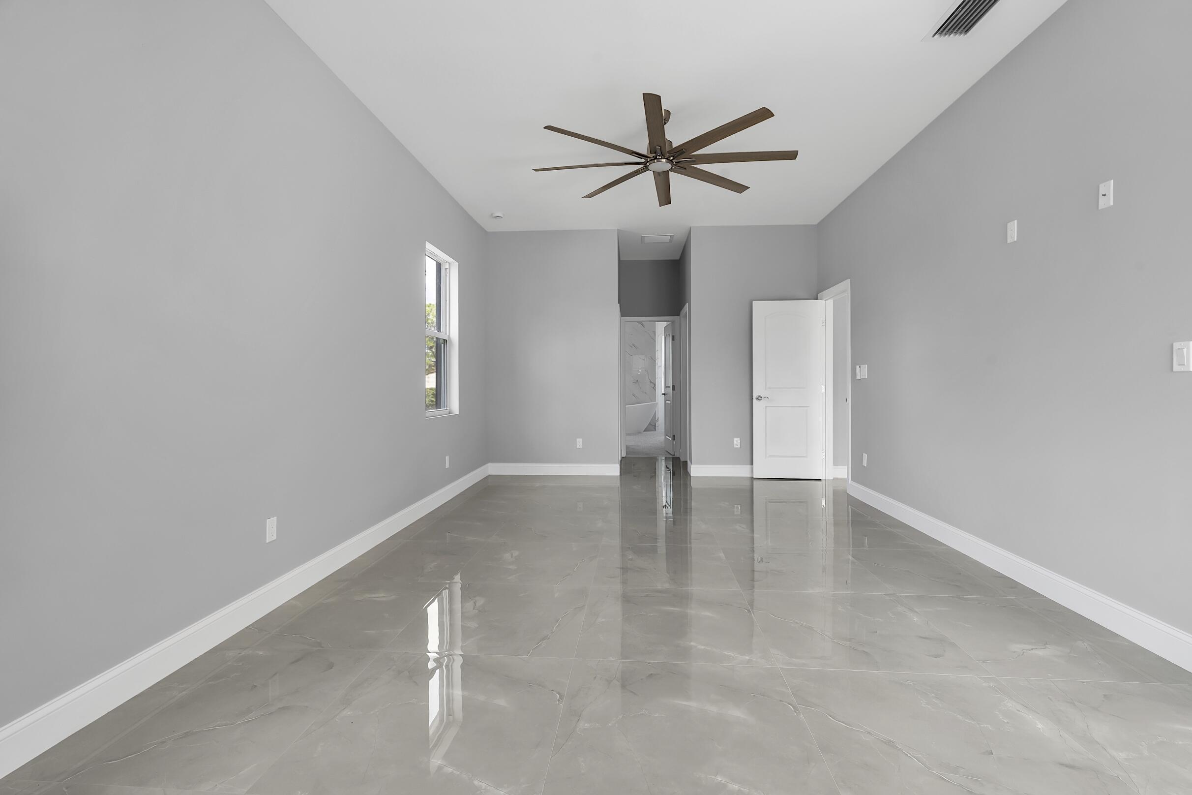 31-42-41~ S 252.9 FT OF N  638.76 FT OF W 204.6 FT - Residential