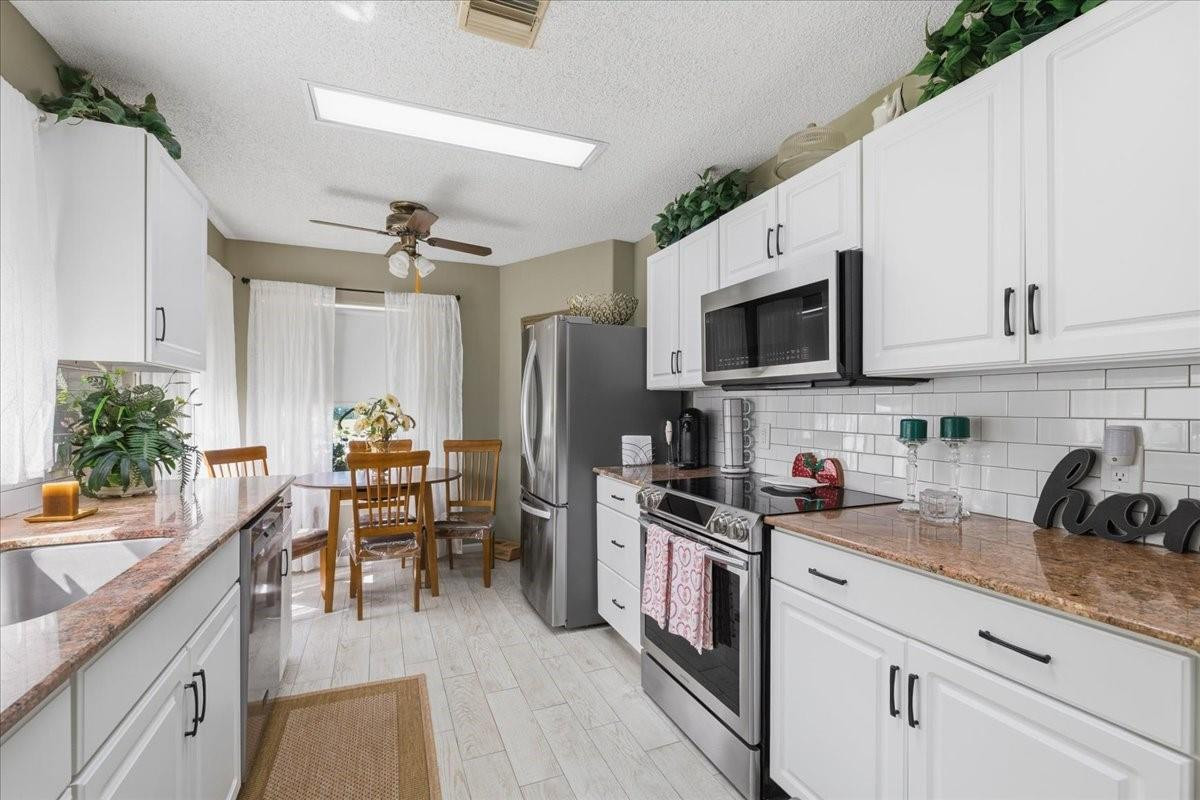 PINE RIDGE AT DELRAY BEAC - Residential