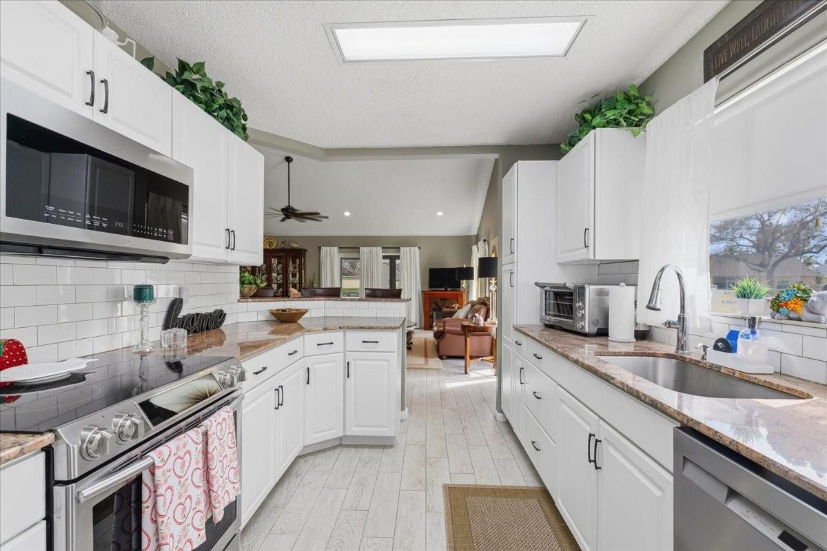 PINE RIDGE AT DELRAY BEAC - Residential