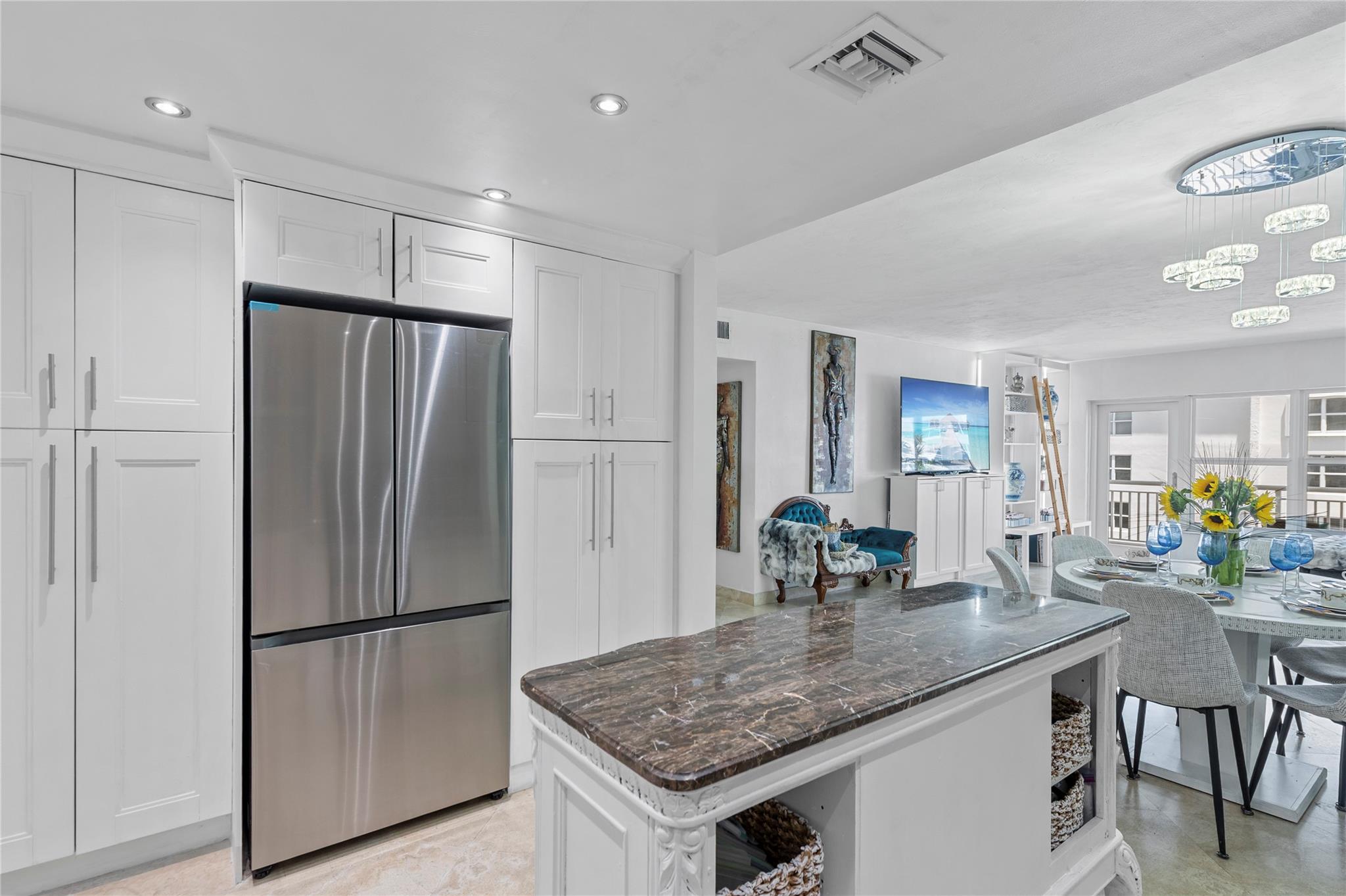 REGENCY TOWER CONDO - Residential Lease