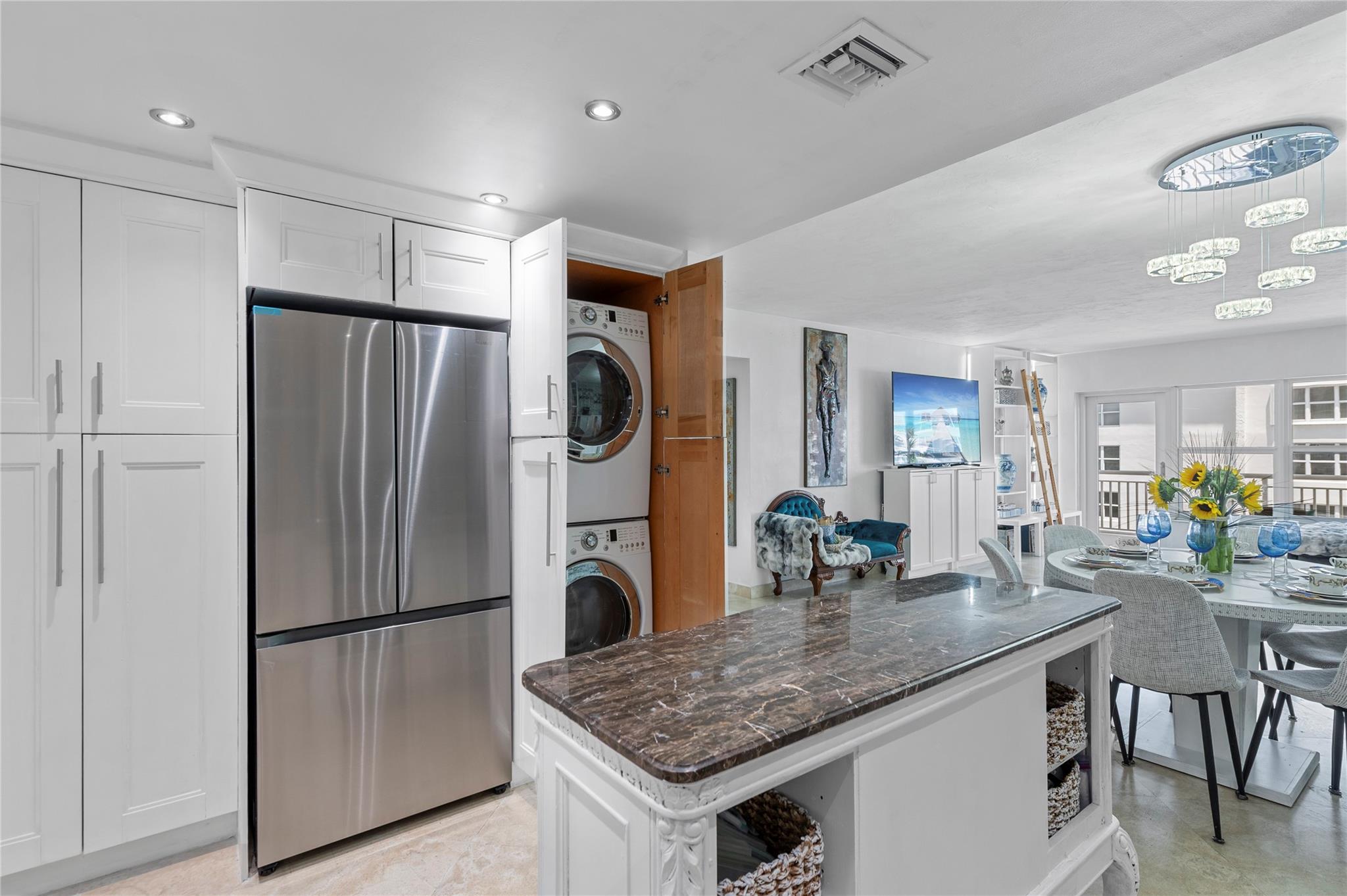 REGENCY TOWER CONDO - Residential Lease