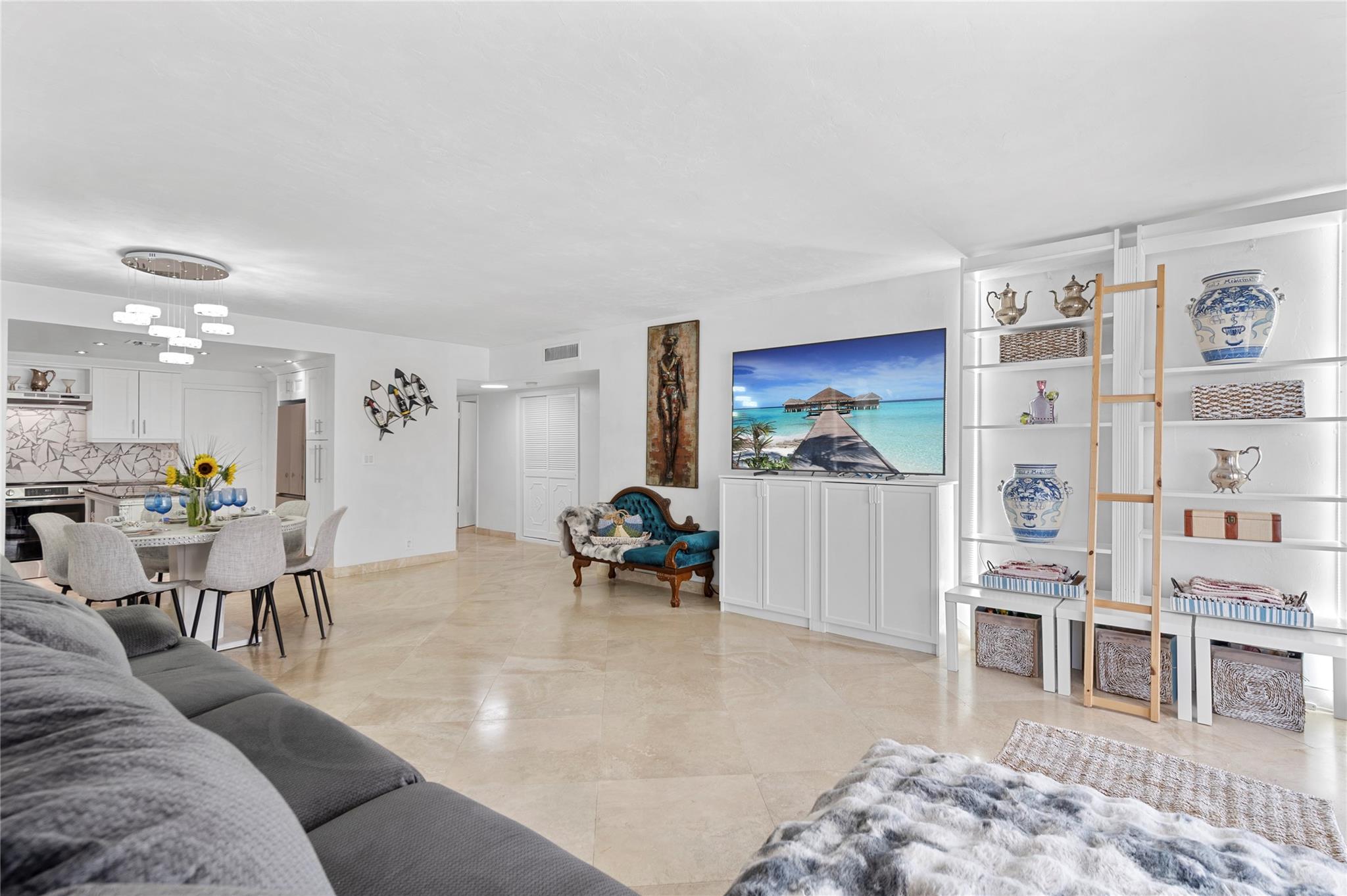 REGENCY TOWER CONDO - Residential Lease