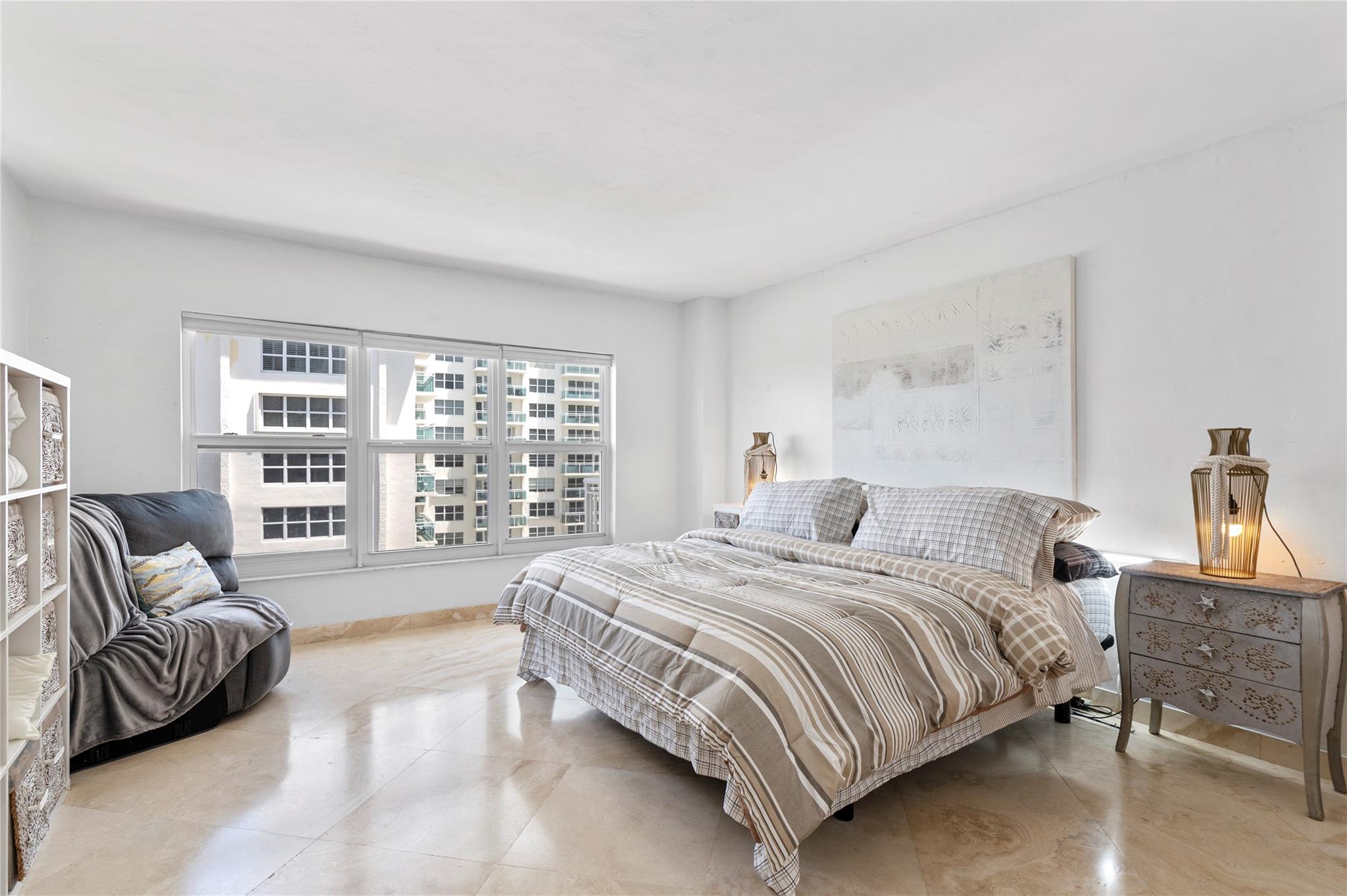 REGENCY TOWER CONDO - Residential Lease