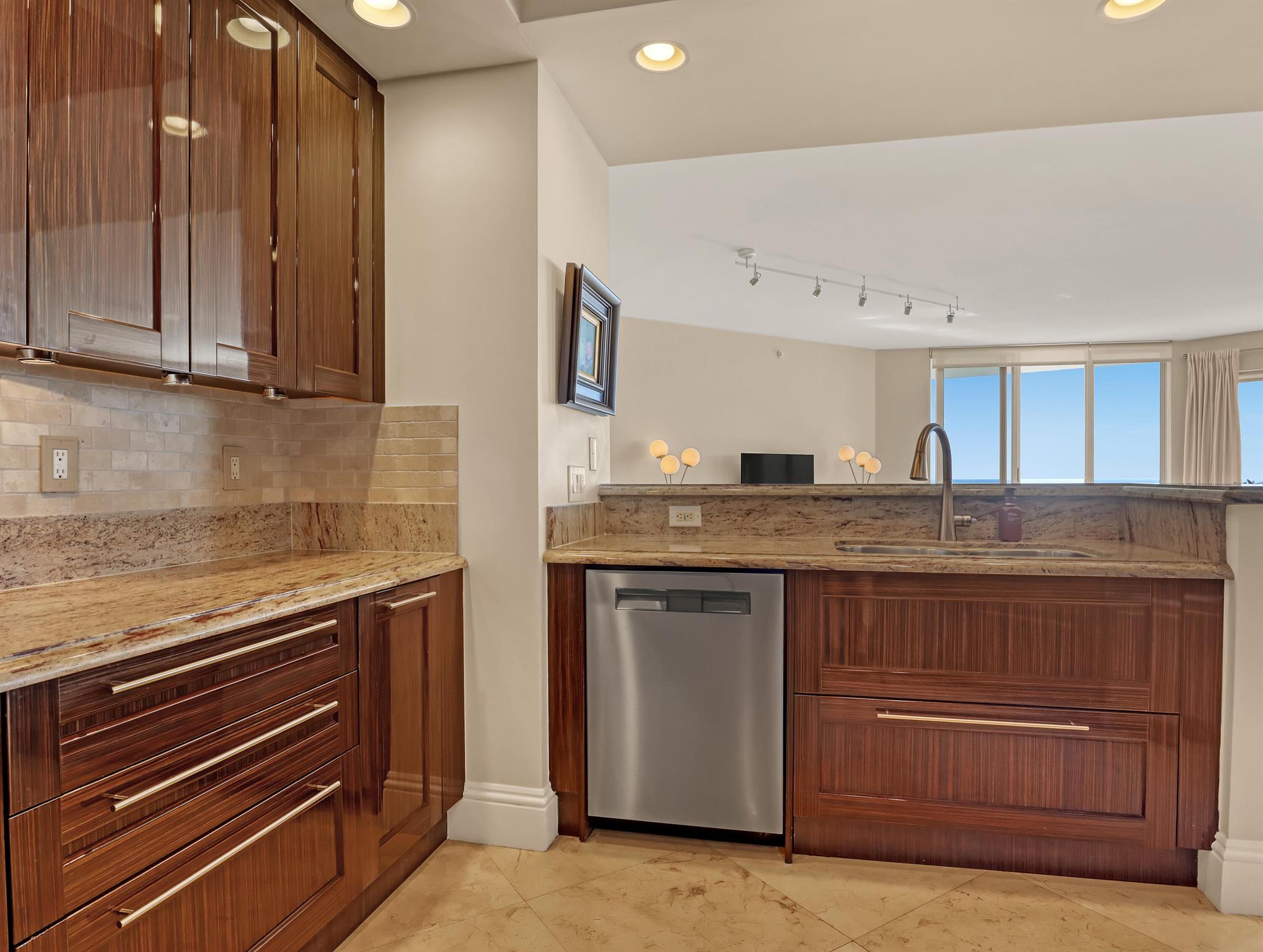 Ritz-Carlton Residences - Residential