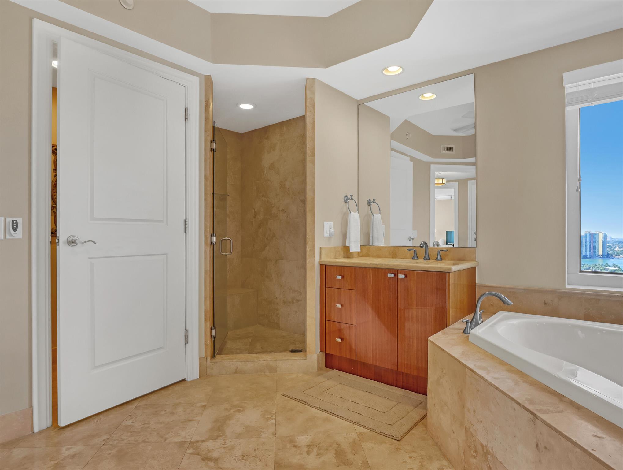 Ritz-Carlton Residences - Residential