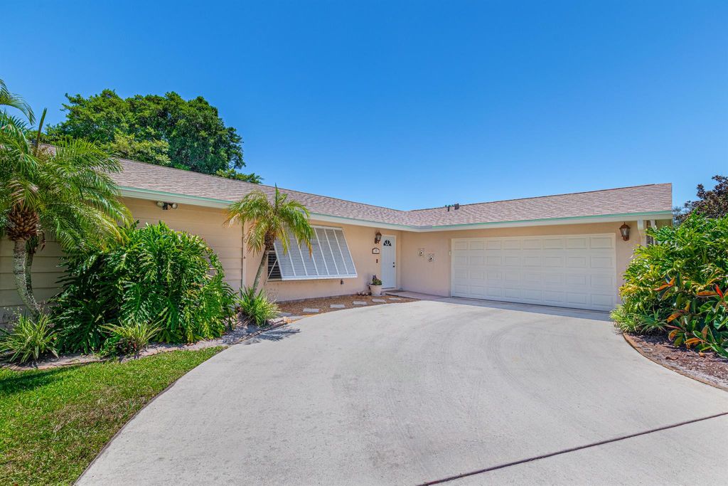 Photo of 10 Chapel Court, Tequesta, FL 33469 (MLS # R11082178)