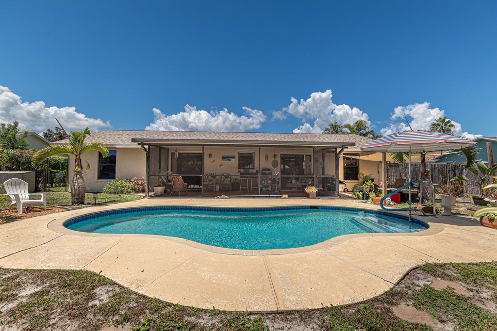 Photo of 10 Chapel Court, Tequesta, FL 33469 (MLS # R11082178)