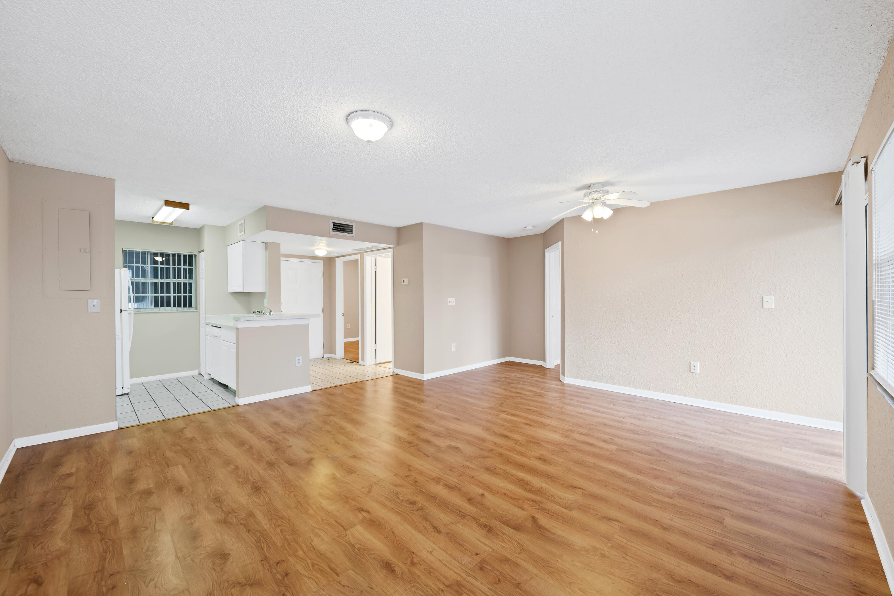 LAKEVIEW CLUB CONDO - Residential Lease