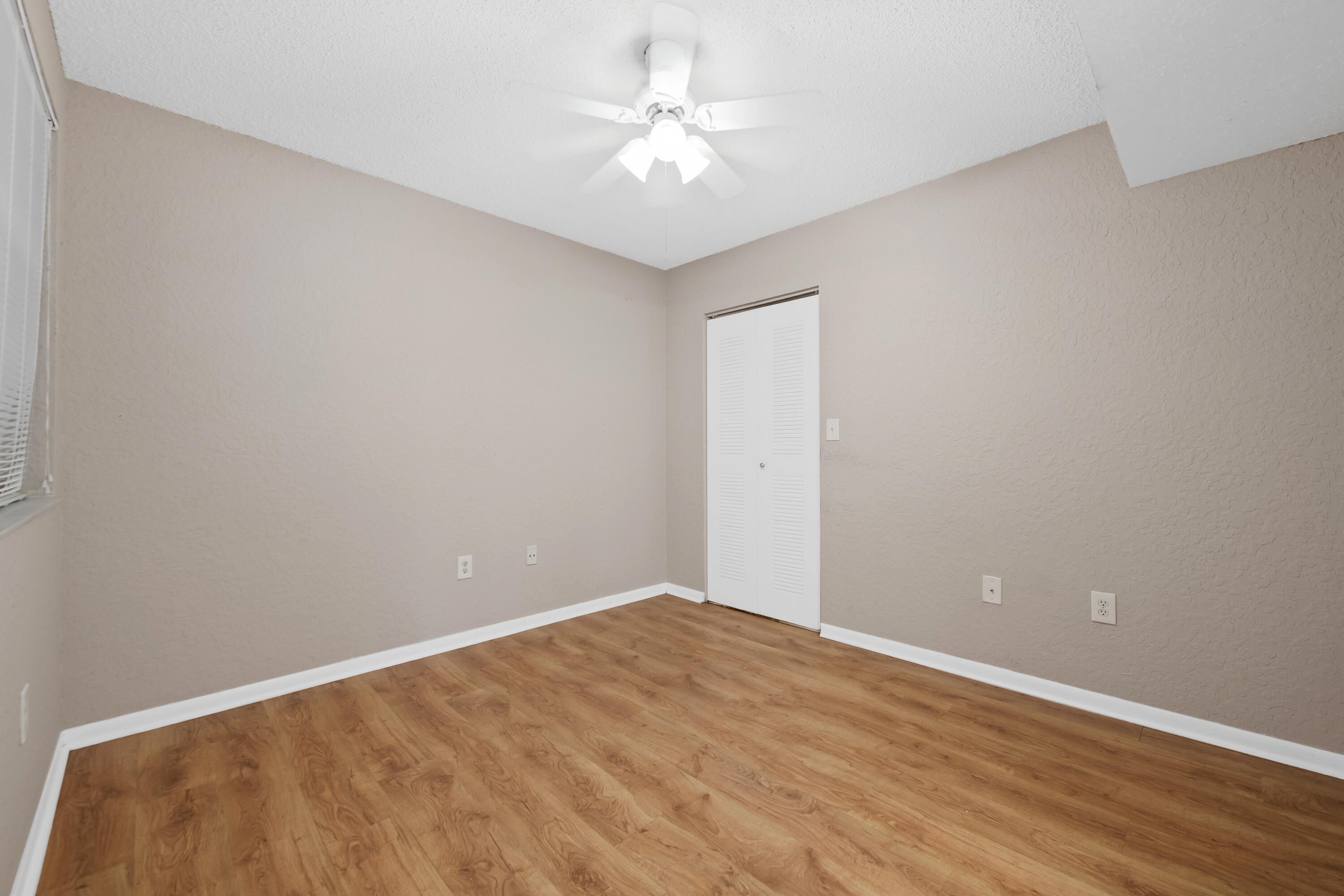 LAKEVIEW CLUB CONDO - Residential Lease