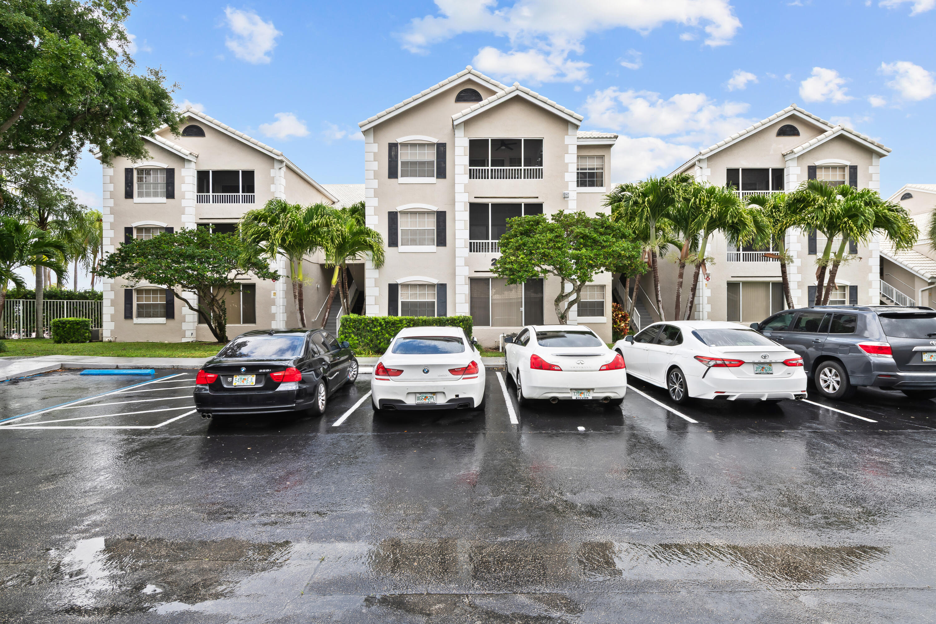 LAKEVIEW CLUB CONDO - Residential Lease