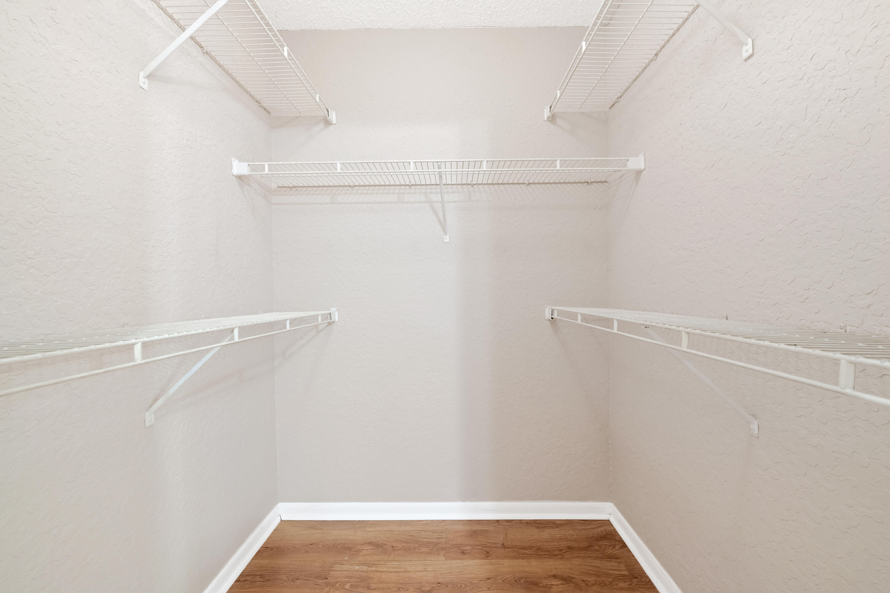 LAKEVIEW CLUB CONDO - Residential Lease