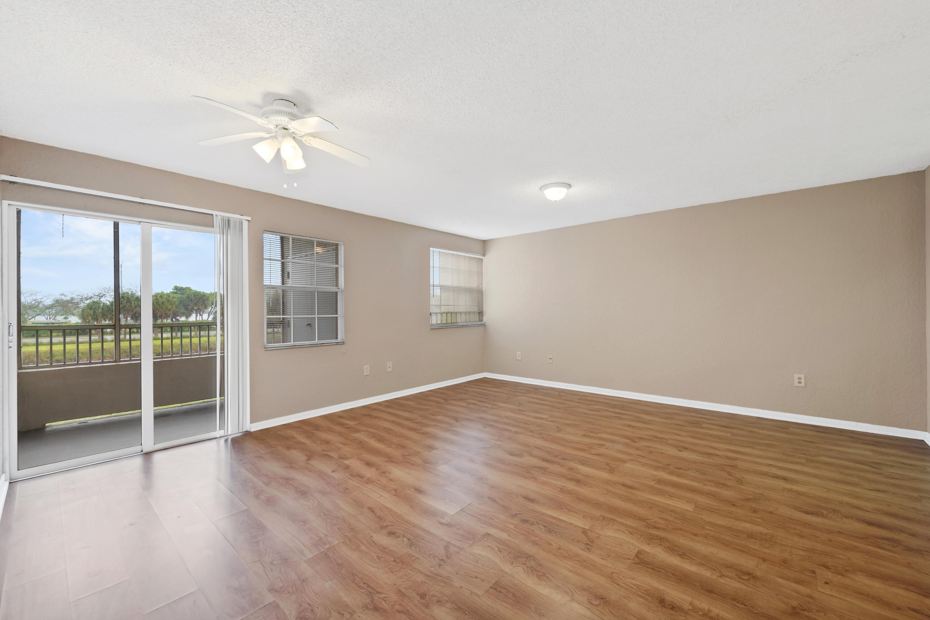 LAKEVIEW CLUB CONDO - Residential Lease