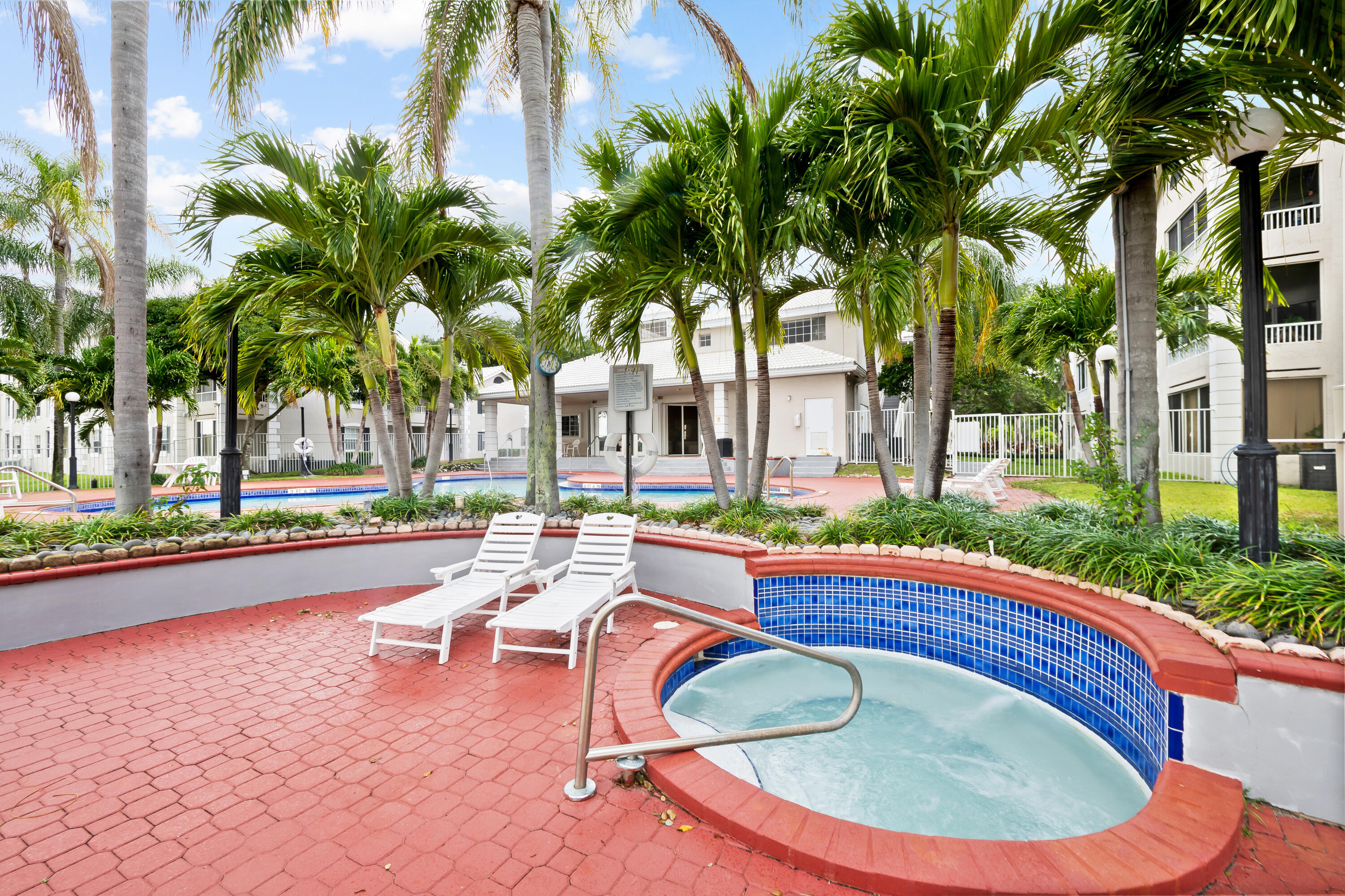 LAKEVIEW CLUB CONDO - Residential Lease