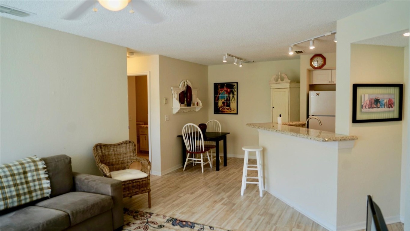CORAL KEY CONDO - Residential Lease
