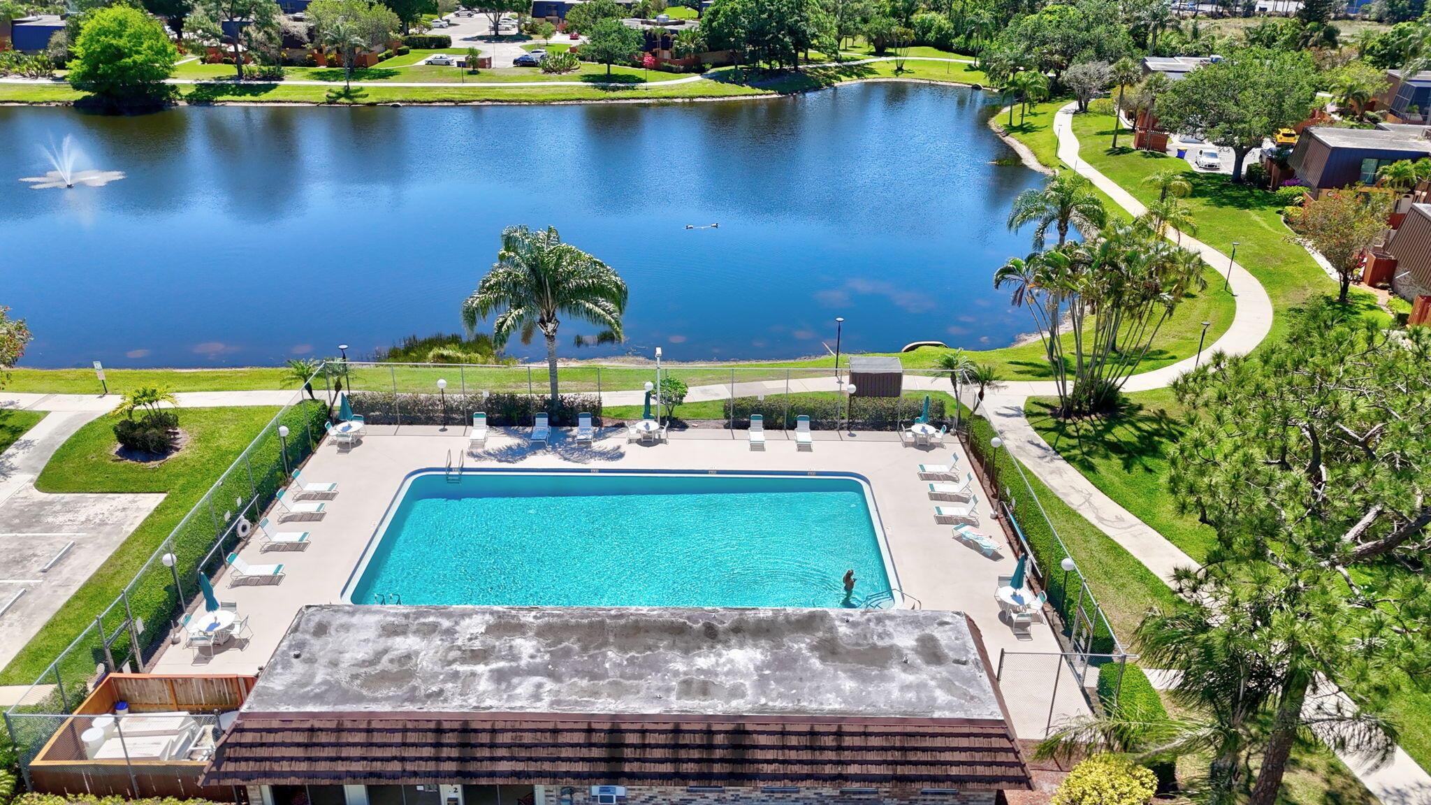 EMERALD LAKES - Residential