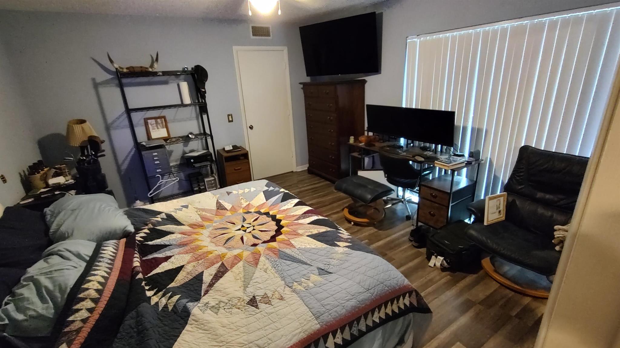 EMERALD LAKES - Residential