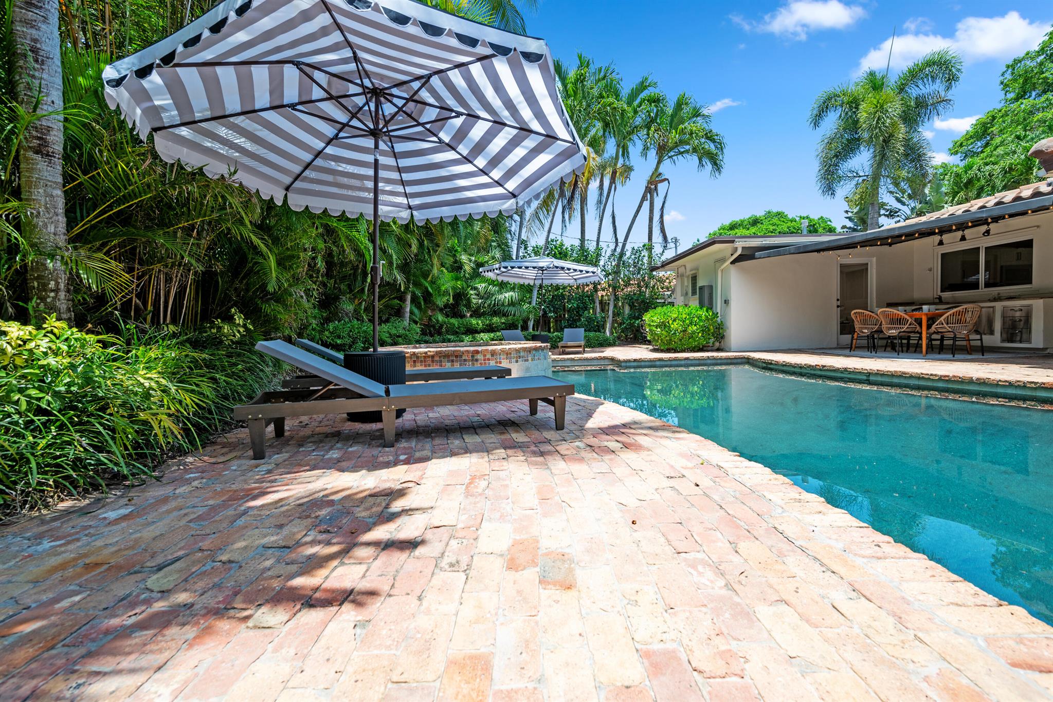 DELRAY TOWN OF - Residential