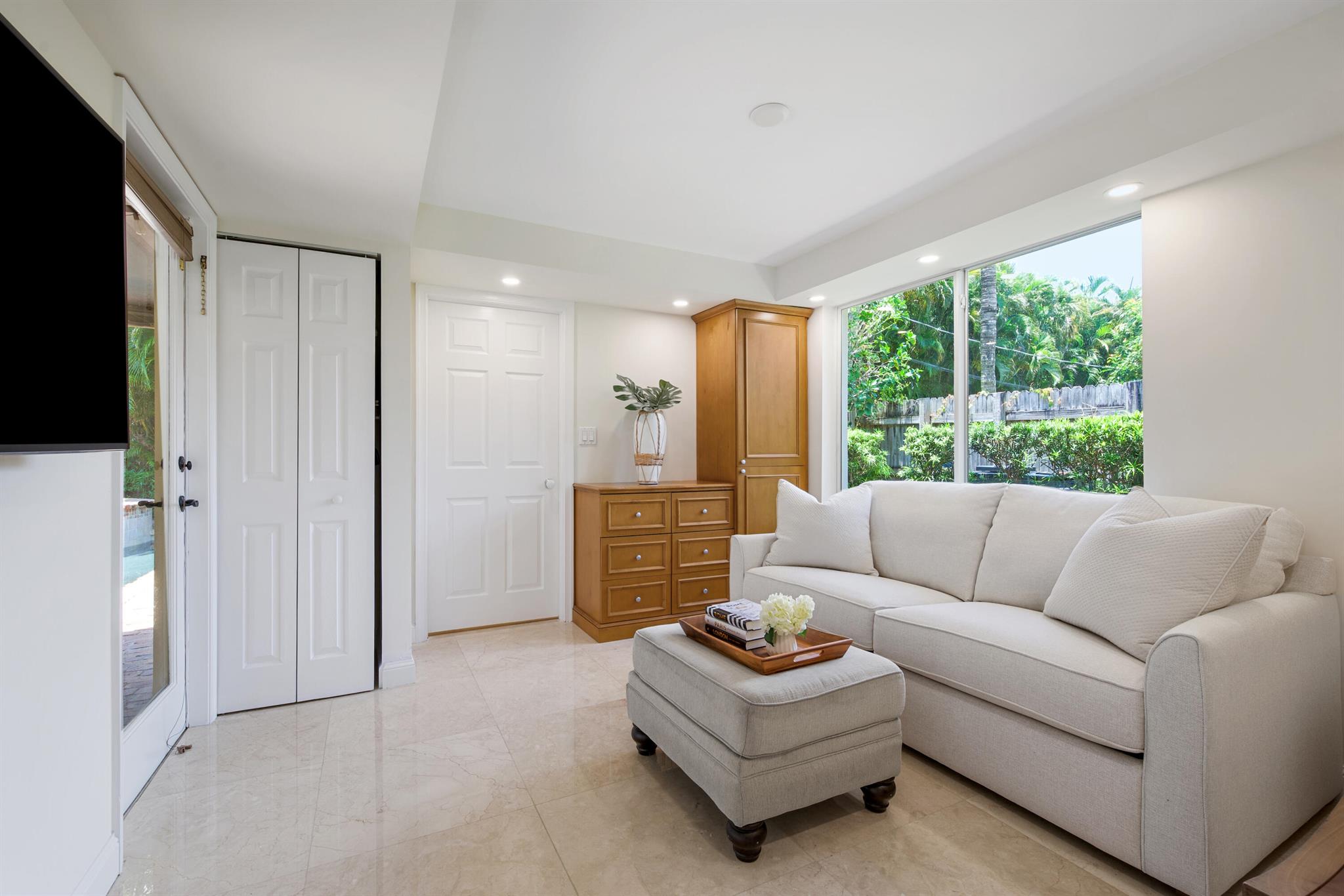 DELRAY TOWN OF - Residential