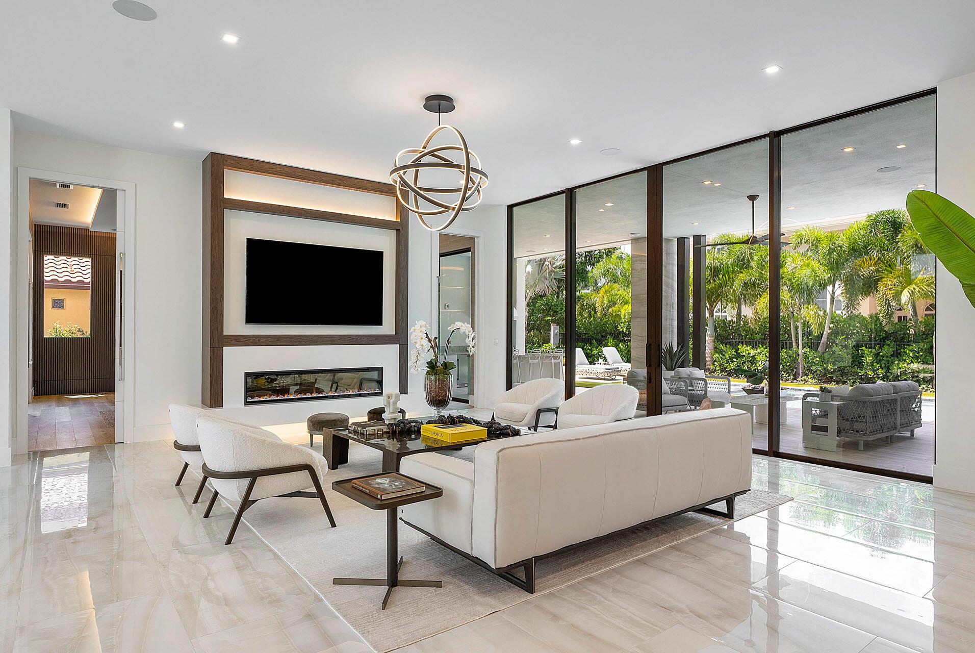 ROYAL PALM YACHT & COUNTR - Residential