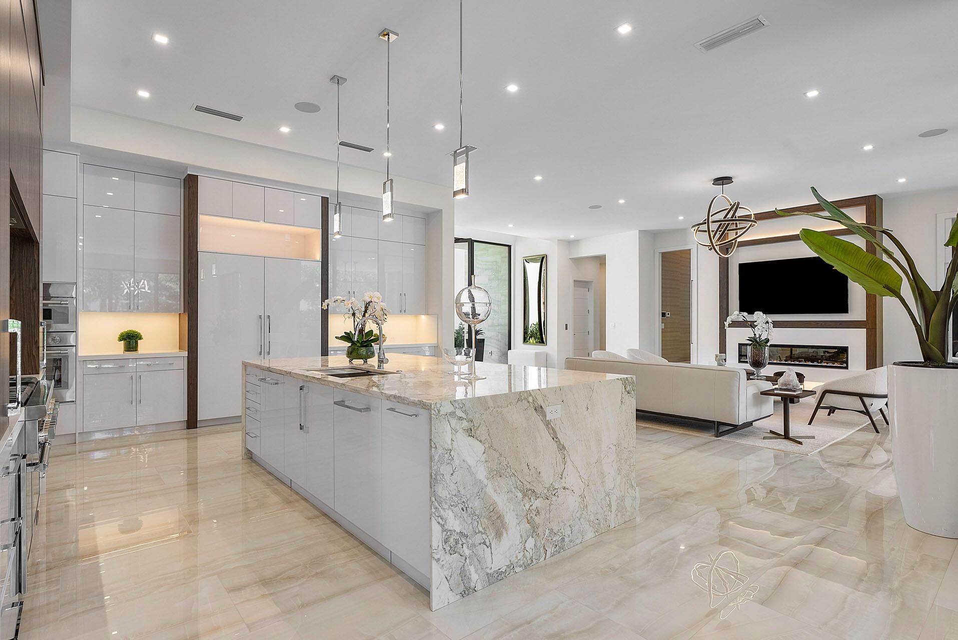 ROYAL PALM YACHT & COUNTR - Residential