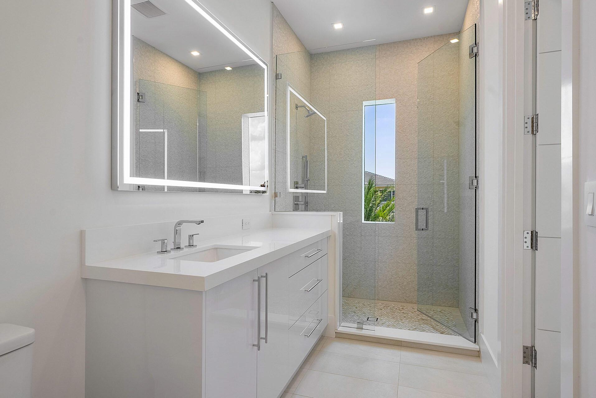 ROYAL PALM YACHT & COUNTR - Residential