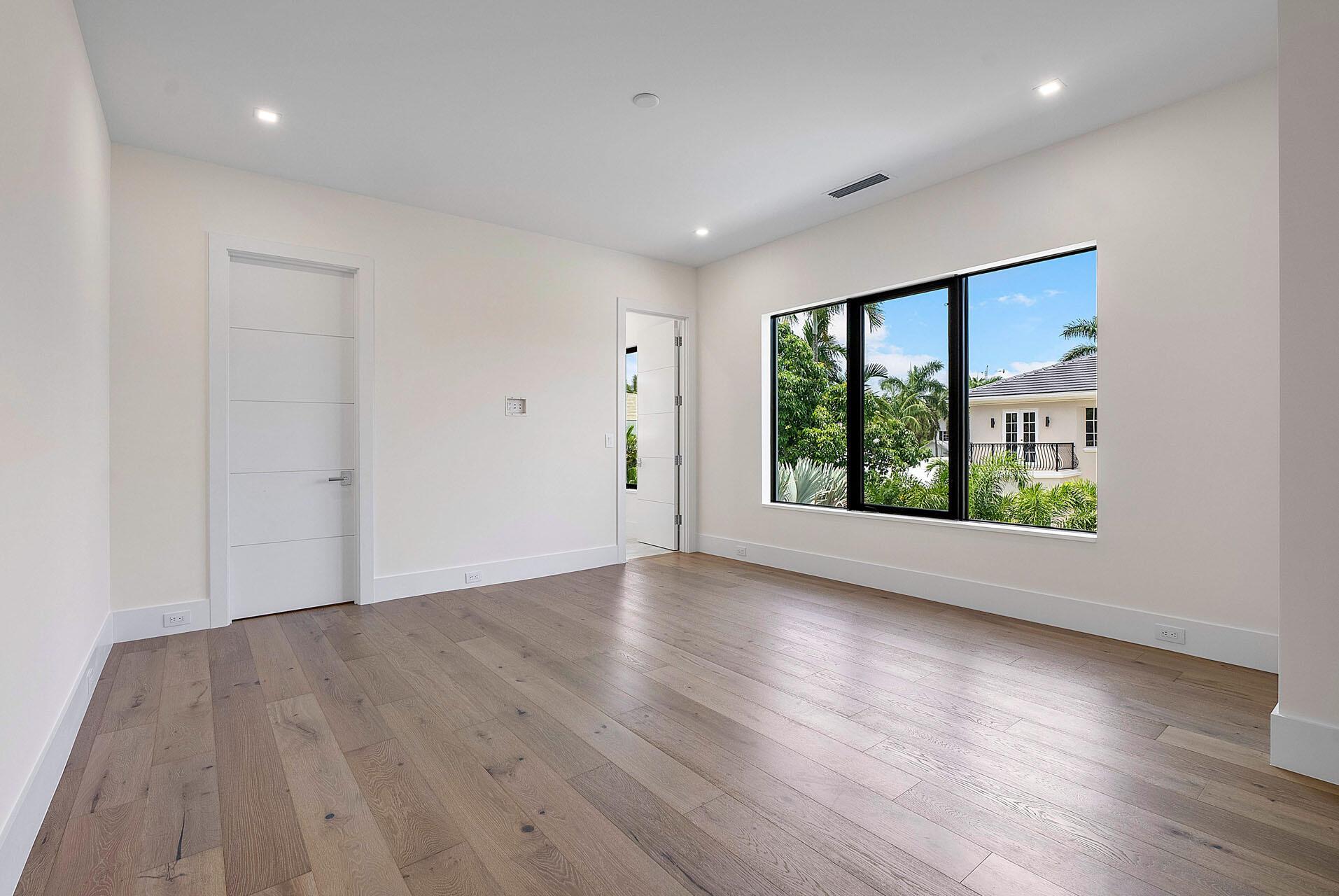 ROYAL PALM YACHT & COUNTR - Residential